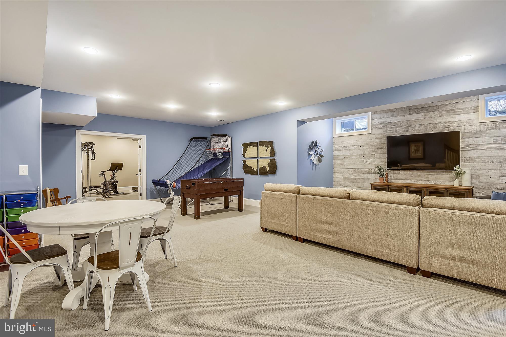 CHESTERBROOK MANOR - Residential