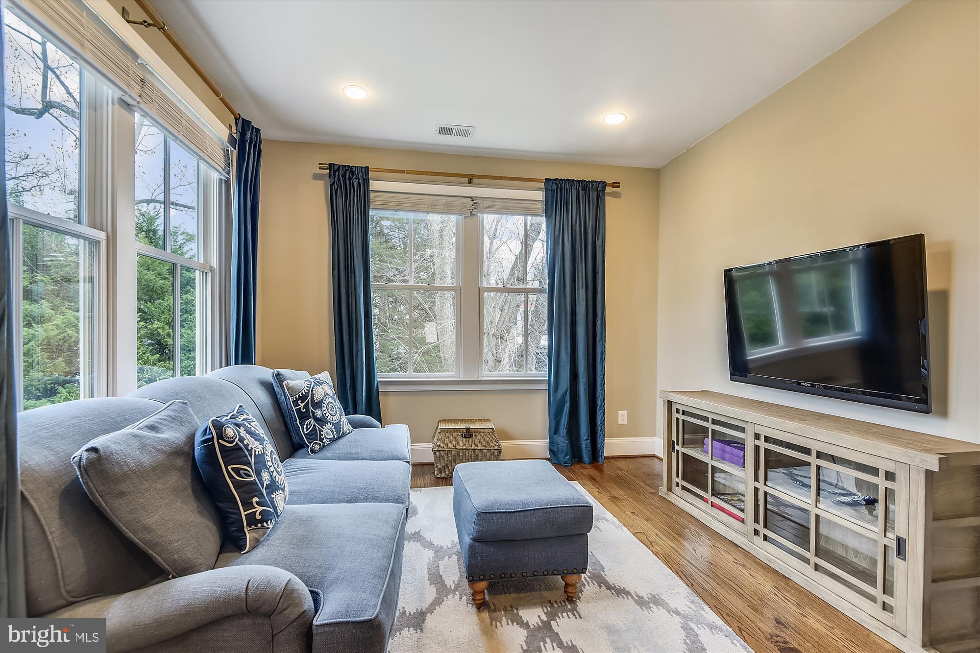 CHESTERBROOK MANOR - Residential