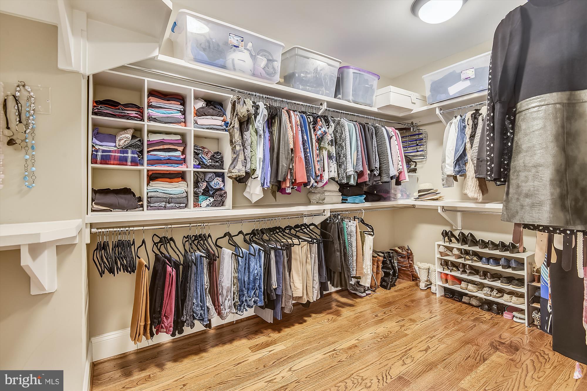 CHESTERBROOK MANOR - Residential