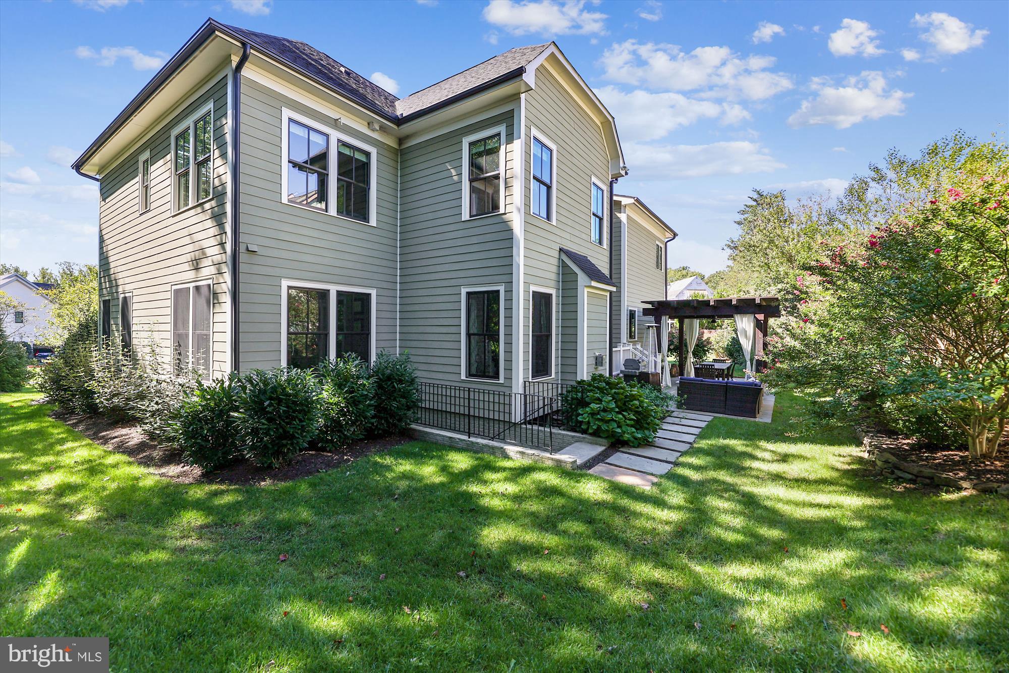 CHESTERBROOK MANOR - Residential