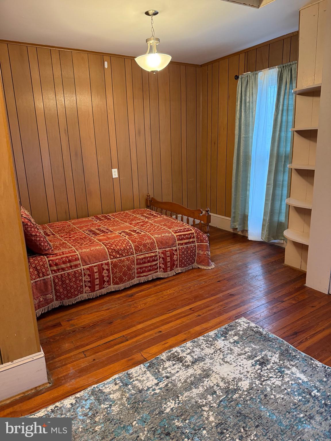 DAVIS STRASBURG - Residential Lease