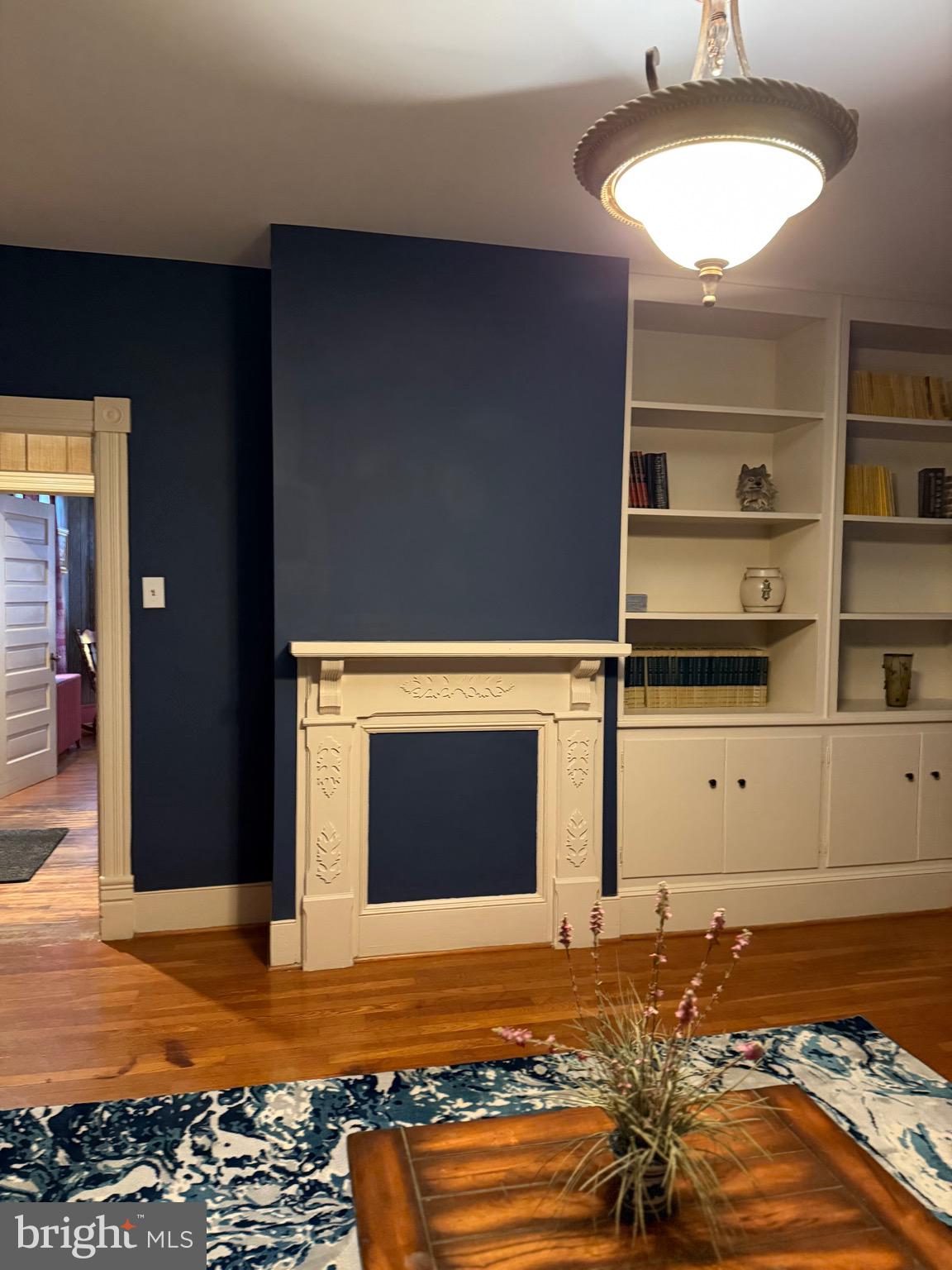 DAVIS STRASBURG - Residential Lease