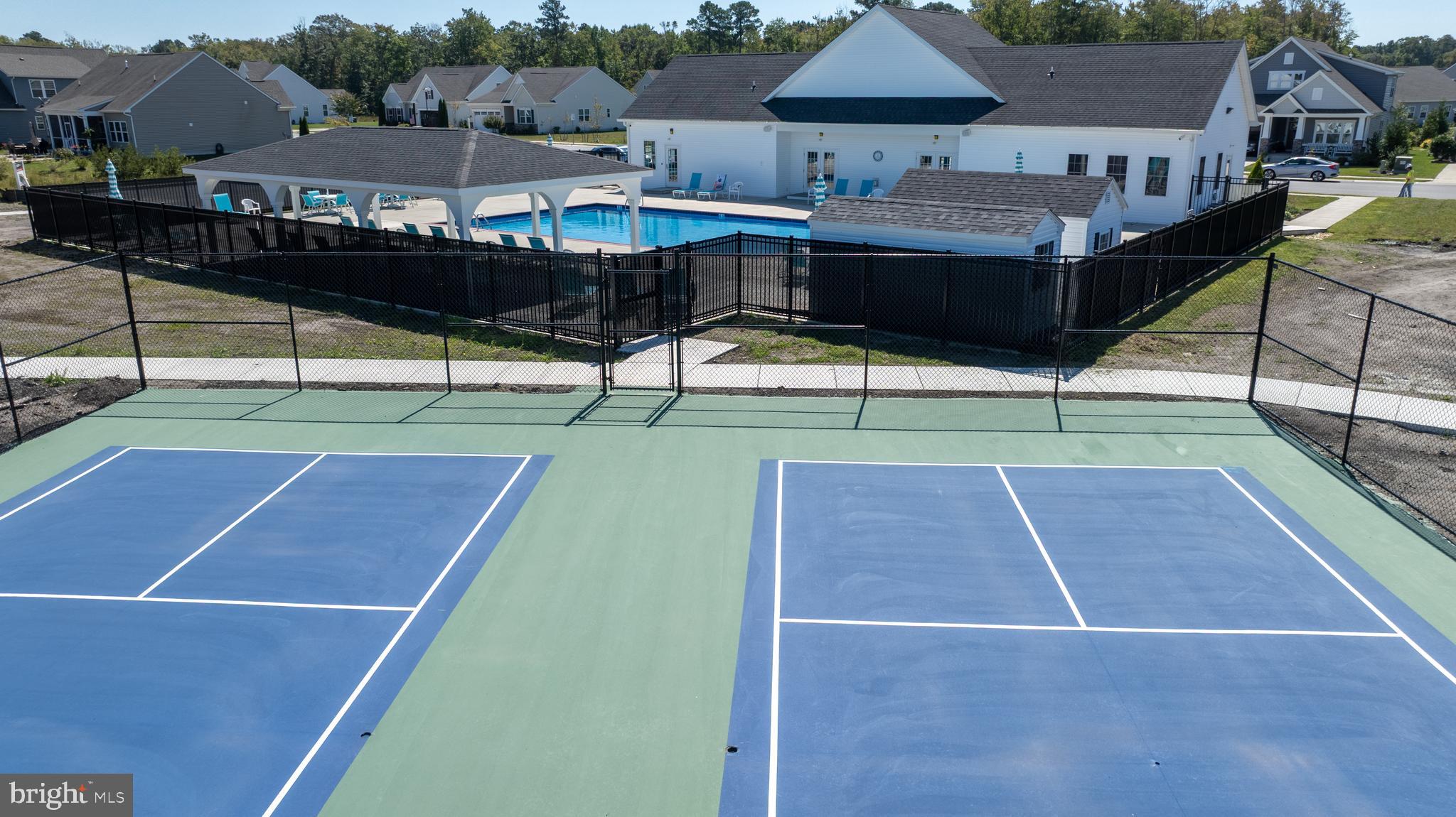 SILVER WOODS - Residential