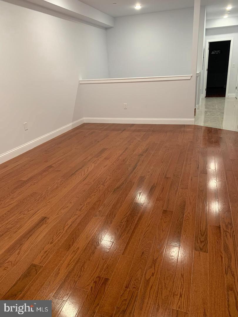 SPRING GARDEN - Residential Lease