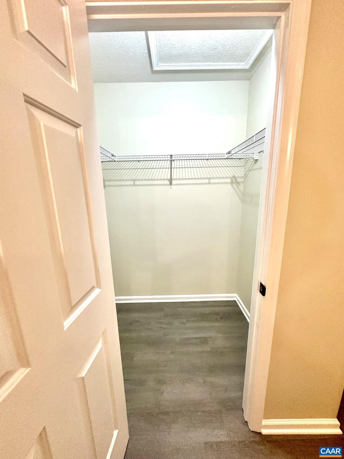 DEER LAKE ESTATES - Residential