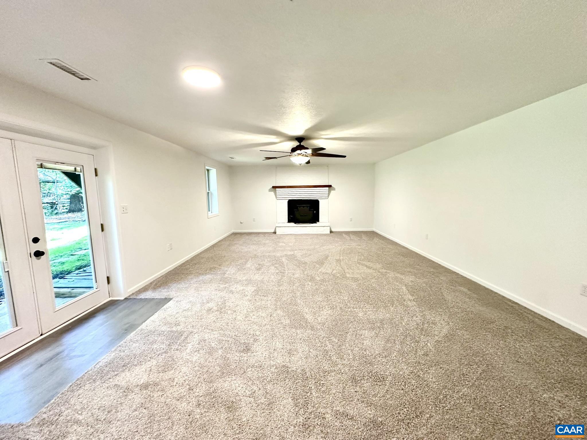 DEER LAKE ESTATES - Residential