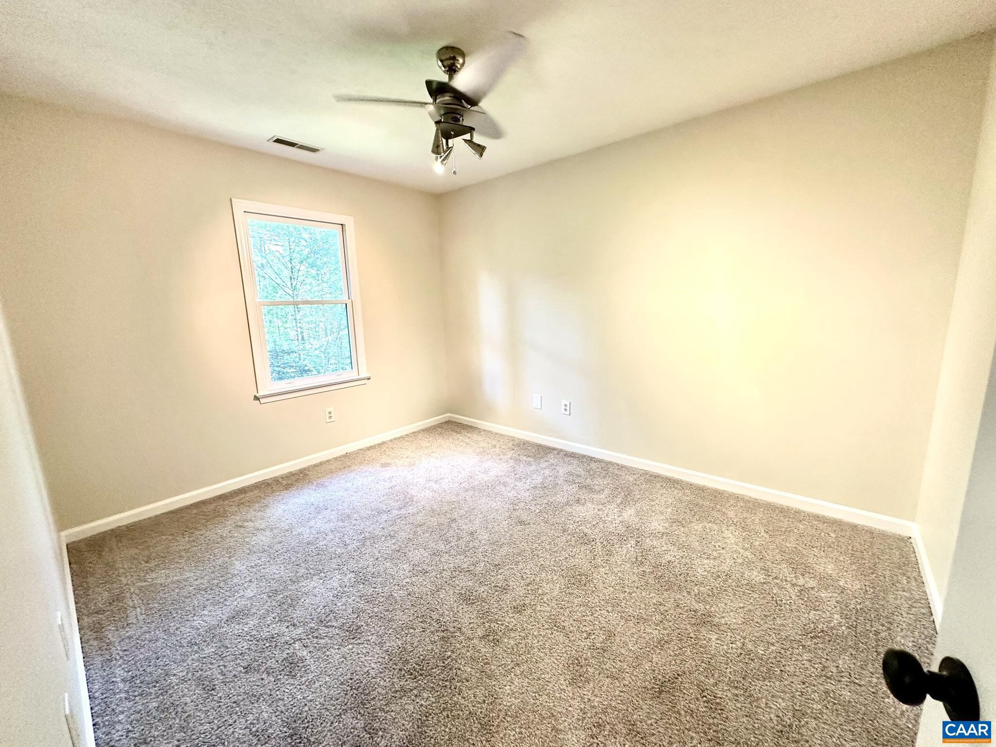 DEER LAKE ESTATES - Residential