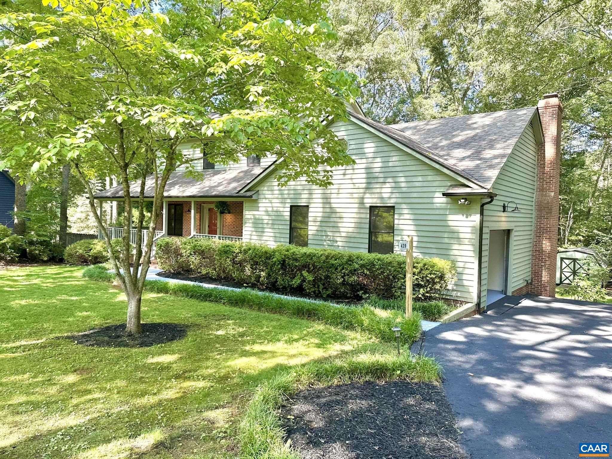 DEER LAKE ESTATES - Residential