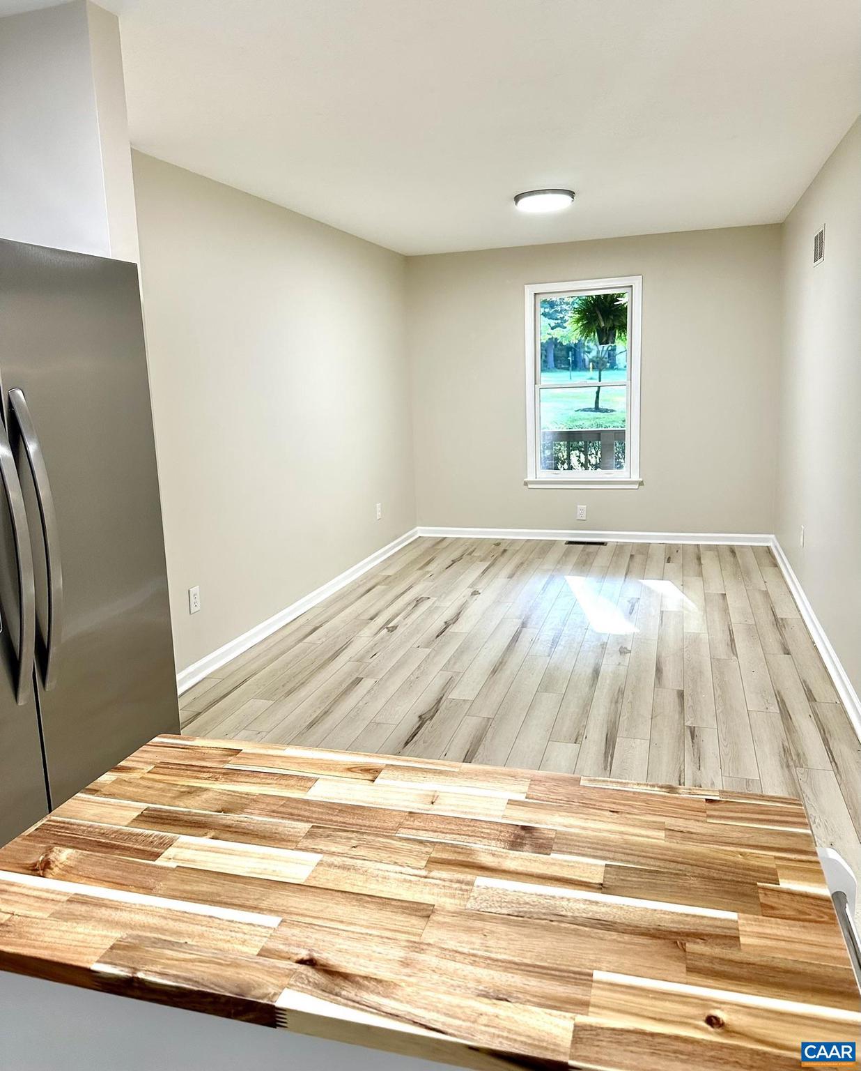 DEER LAKE ESTATES - Residential