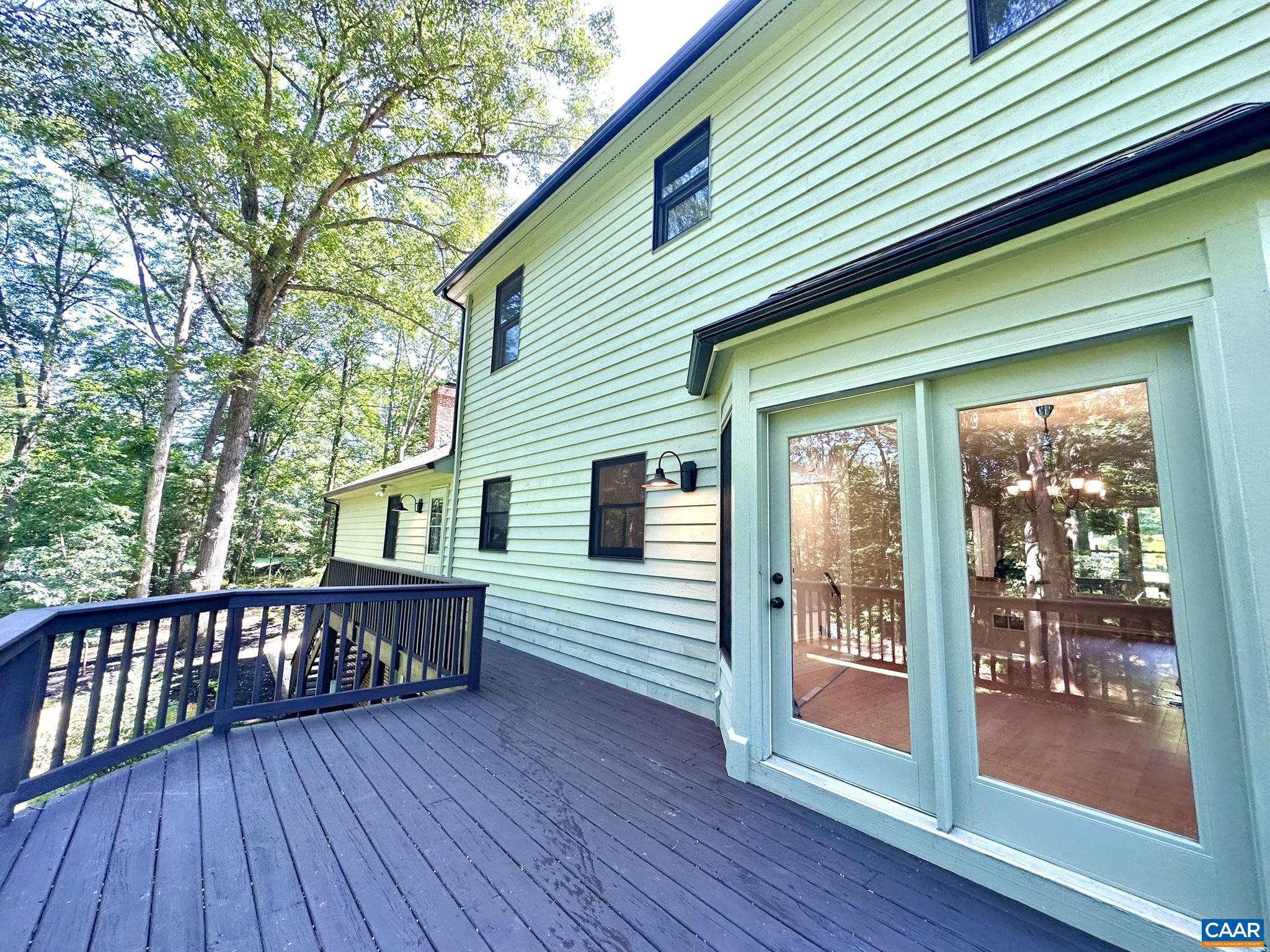 DEER LAKE ESTATES - Residential