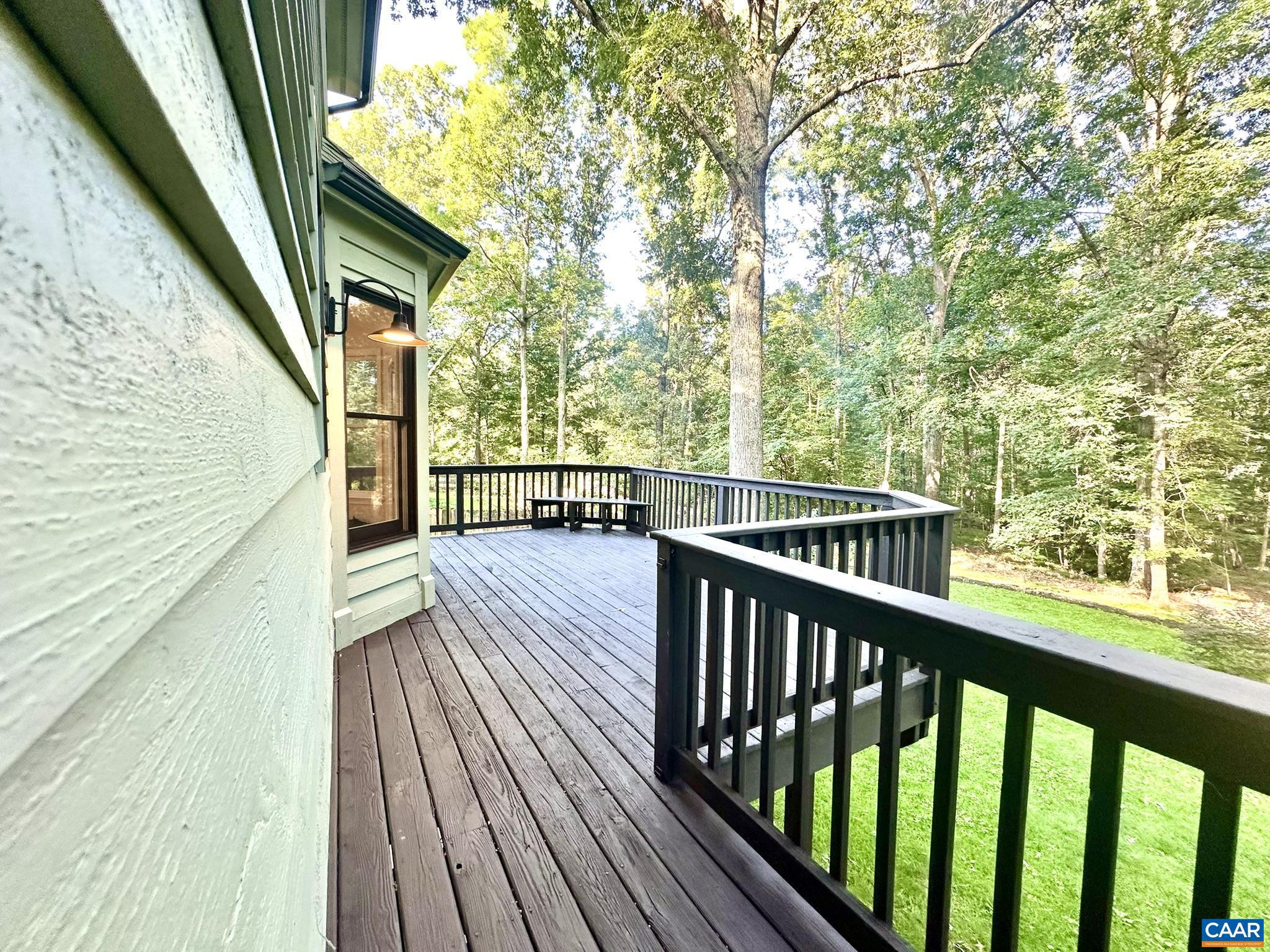 DEER LAKE ESTATES - Residential