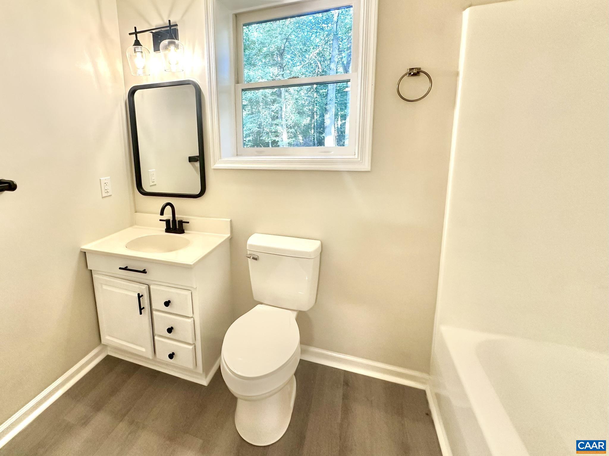 DEER LAKE ESTATES - Residential