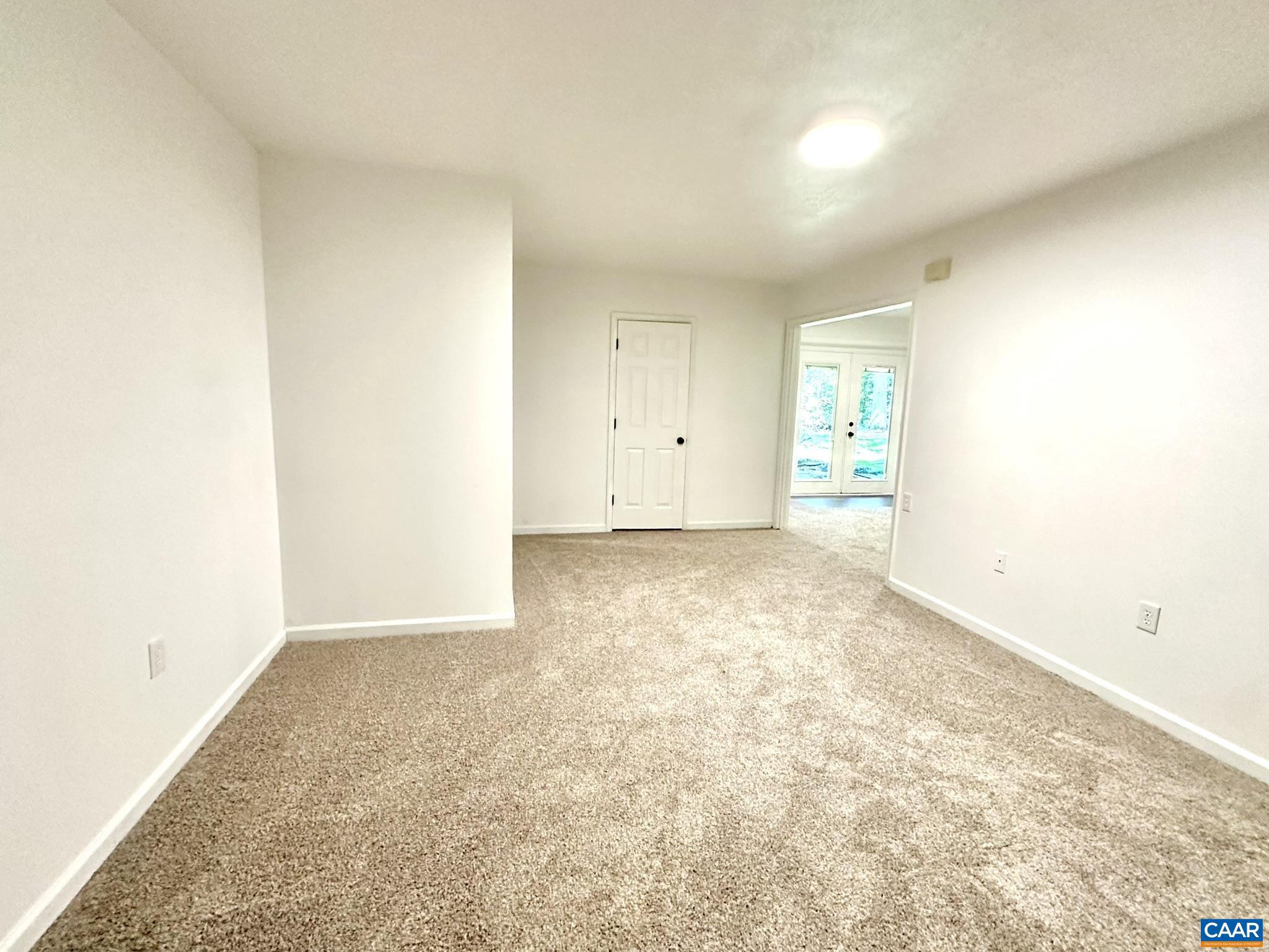 DEER LAKE ESTATES - Residential