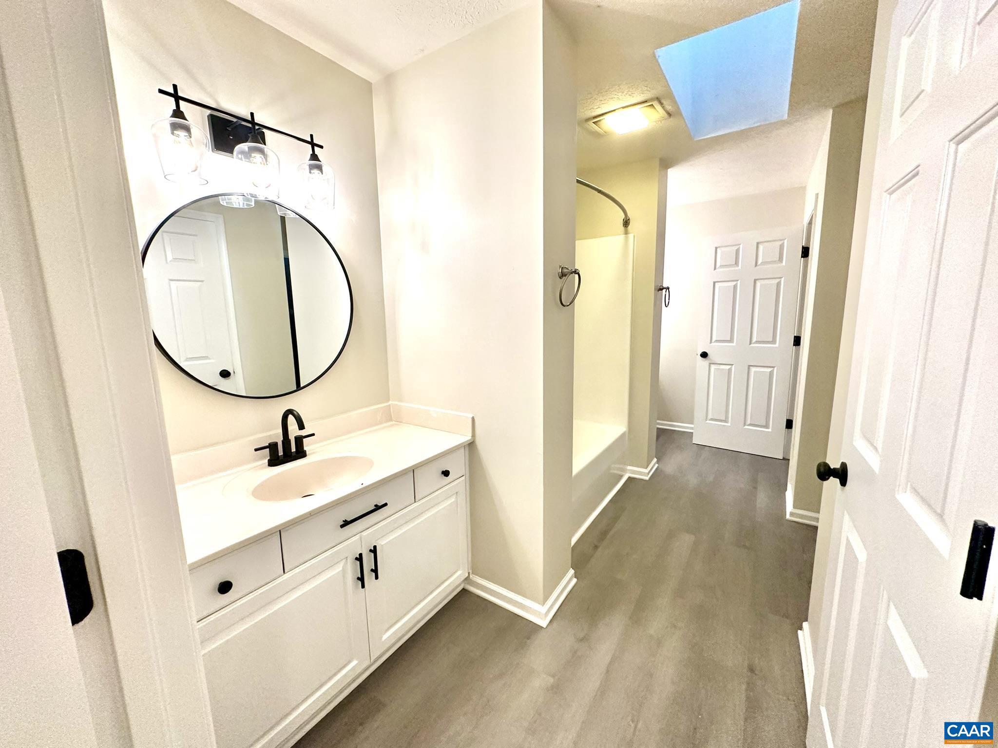 DEER LAKE ESTATES - Residential