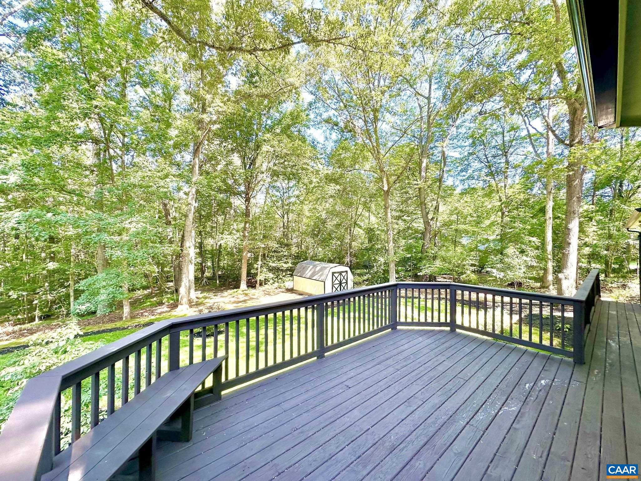 DEER LAKE ESTATES - Residential