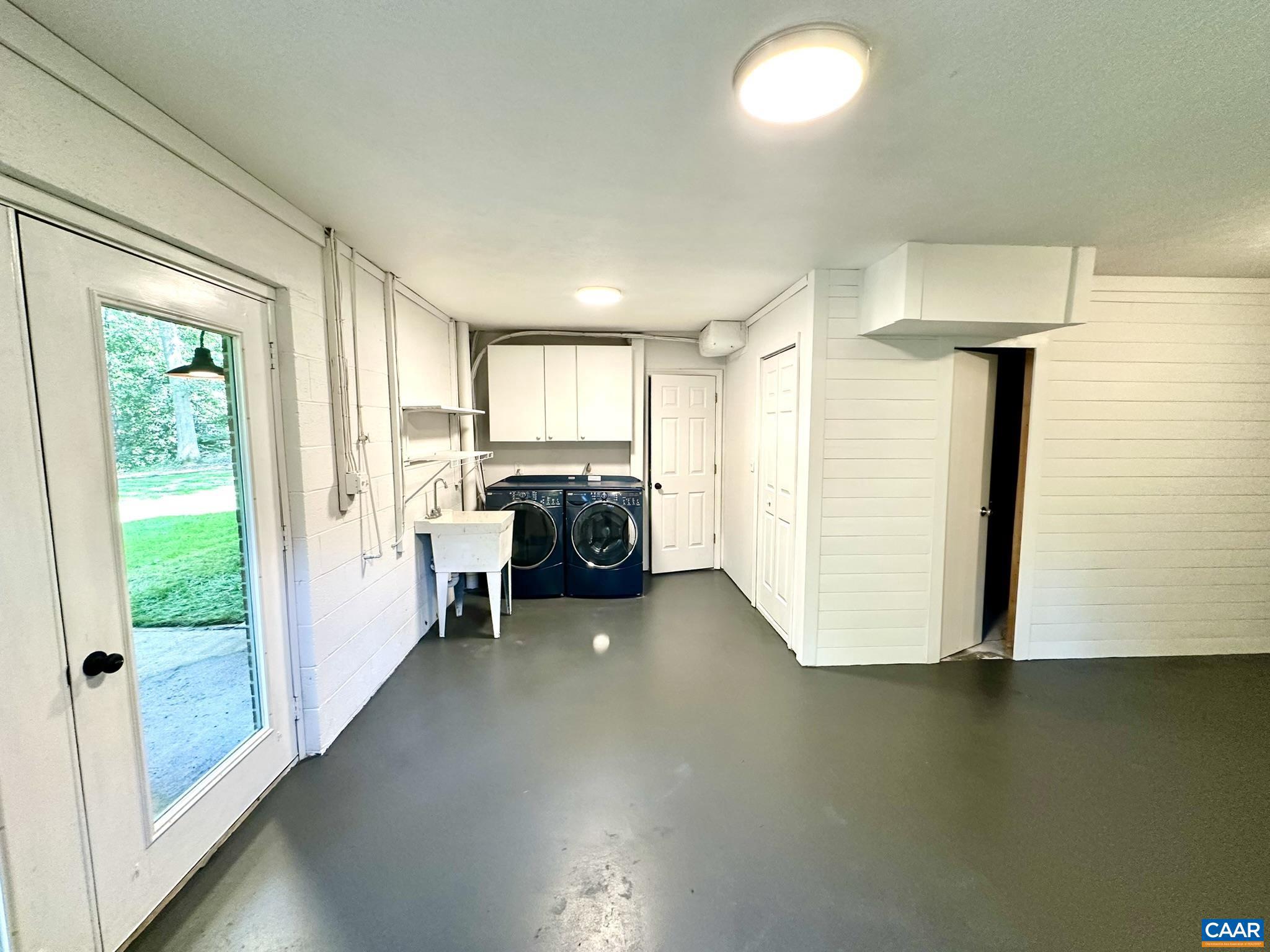 DEER LAKE ESTATES - Residential