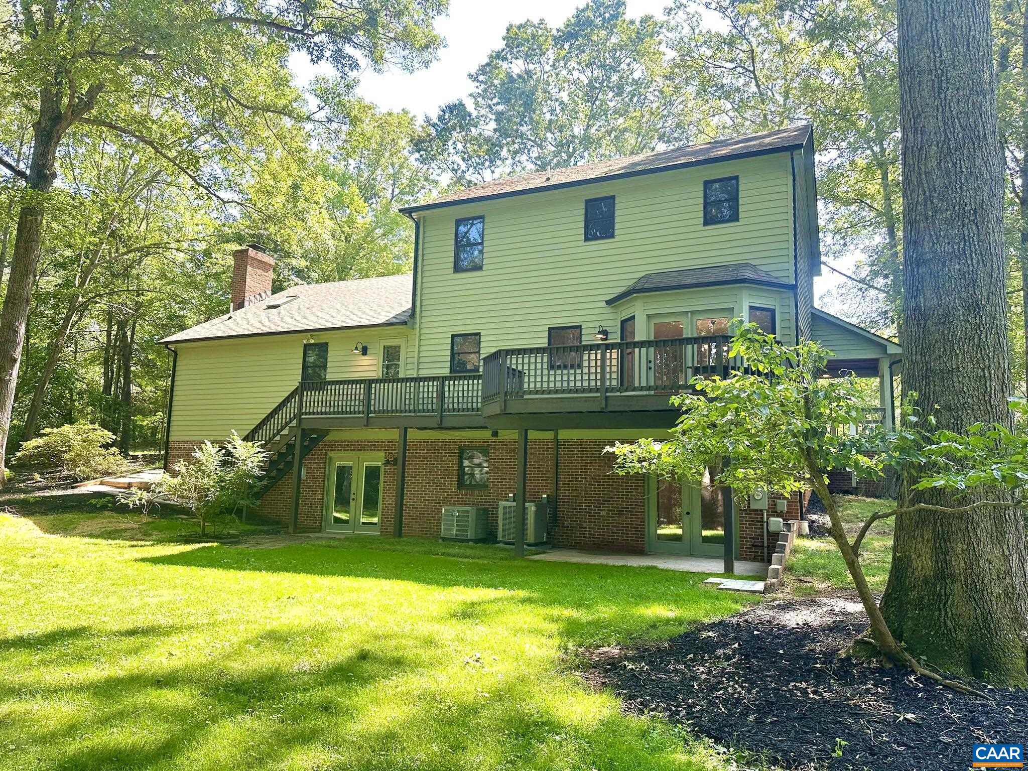 DEER LAKE ESTATES - Residential