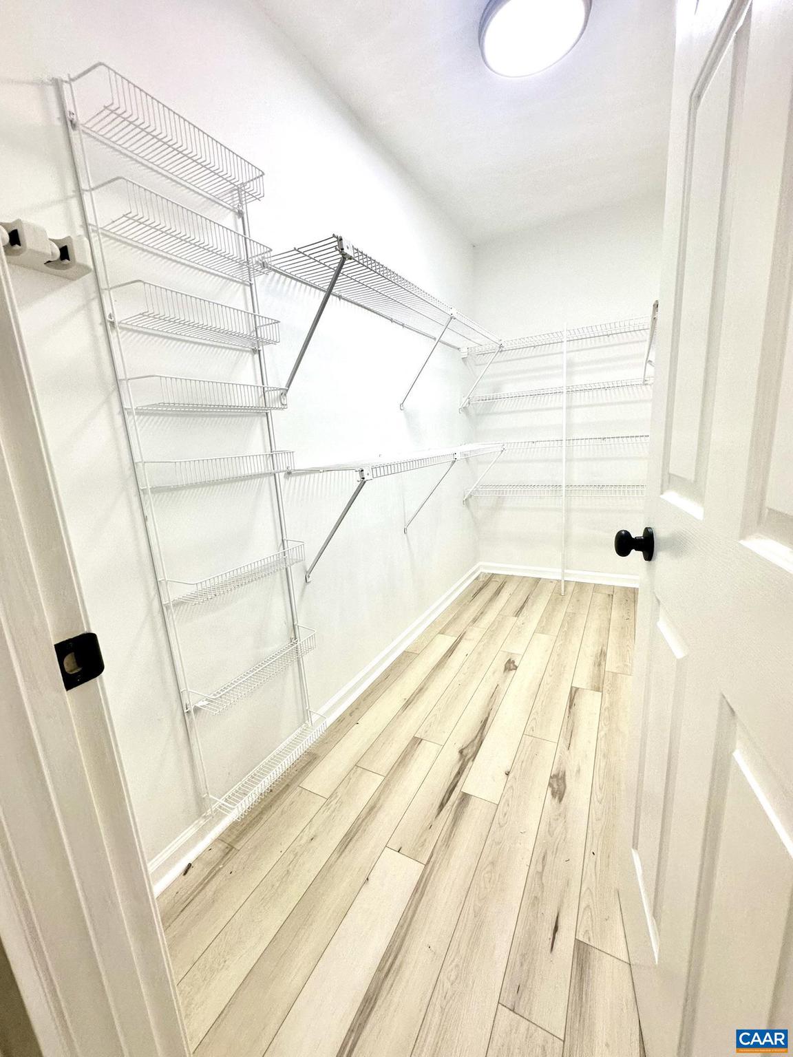 DEER LAKE ESTATES - Residential