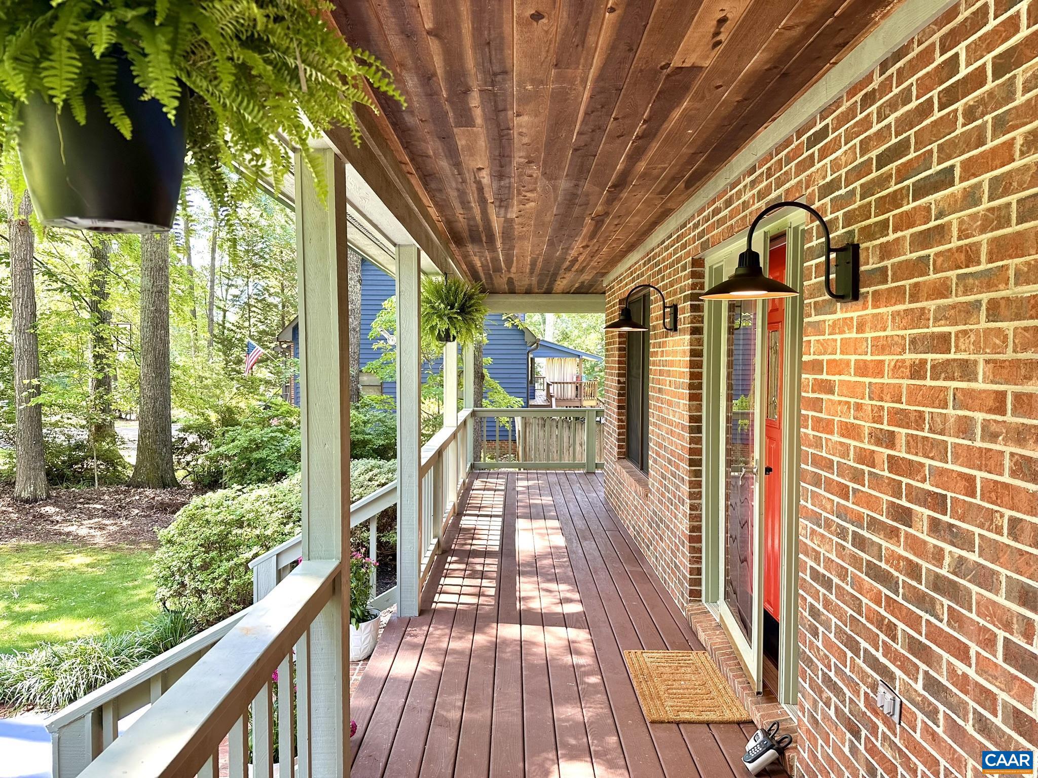 DEER LAKE ESTATES - Residential