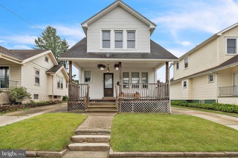 122 E PINE STREET AUDUBON NJ 08106
