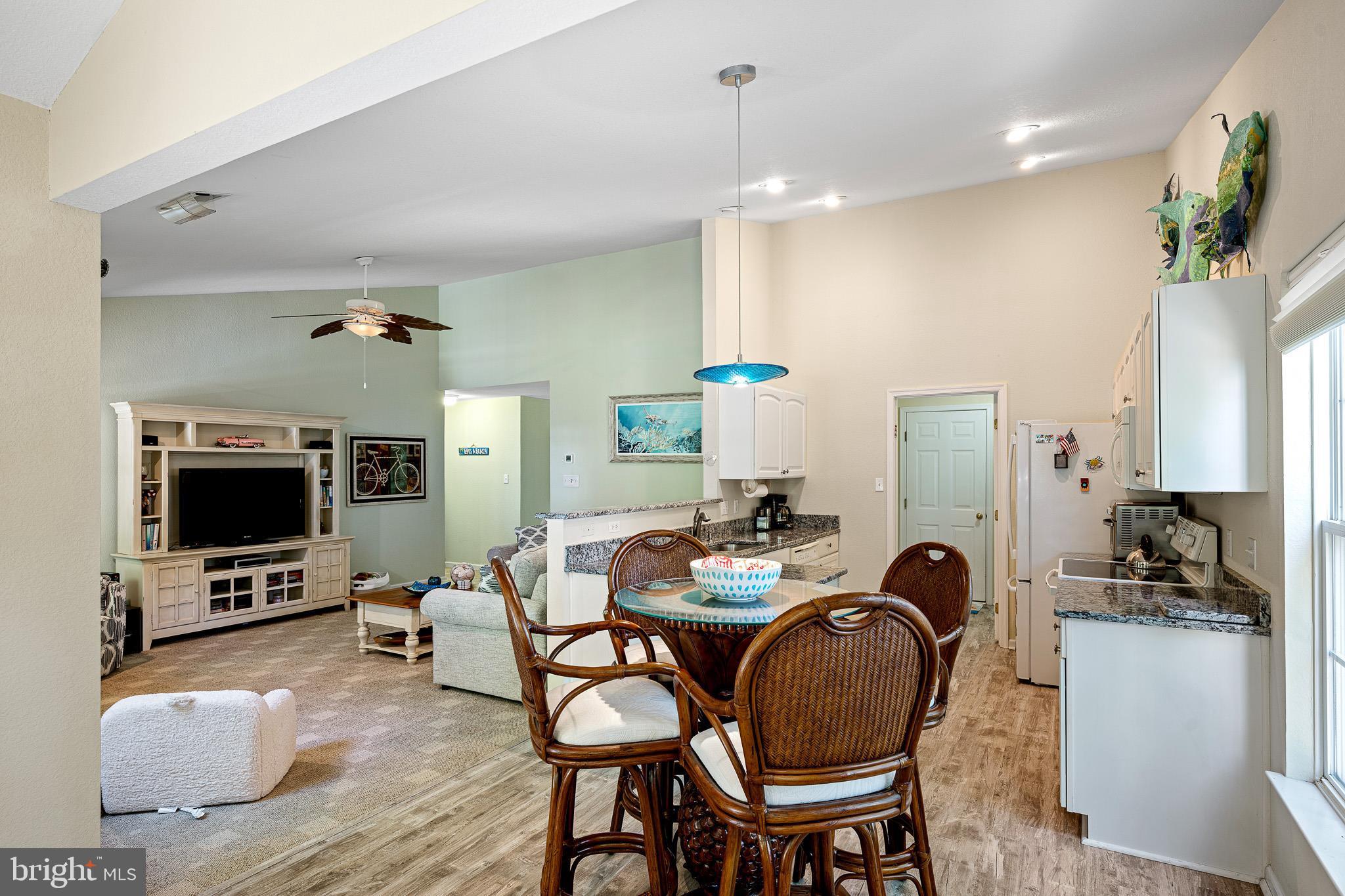 SOUTH HAMPTON - Residential