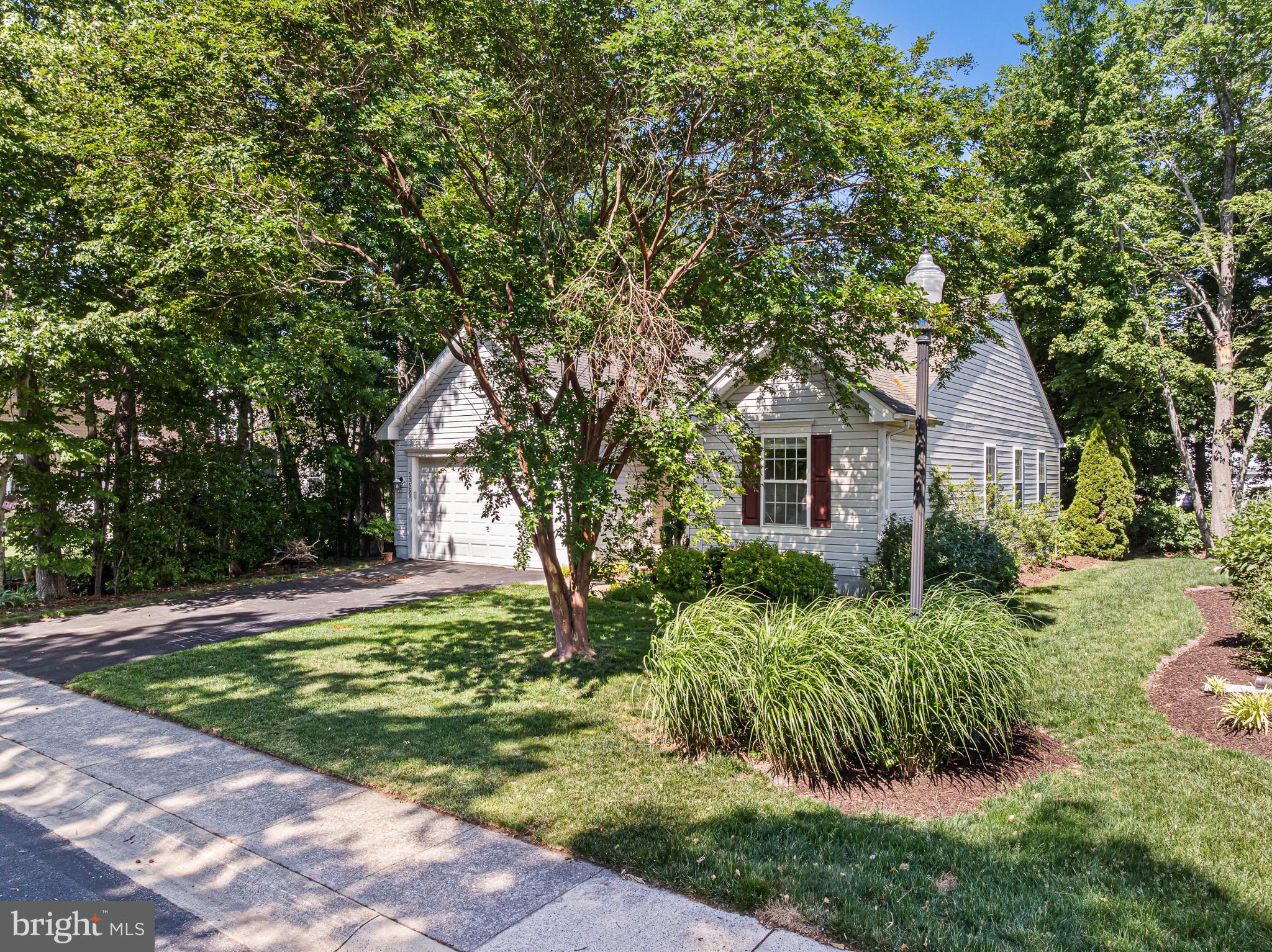 SOUTH HAMPTON - Residential