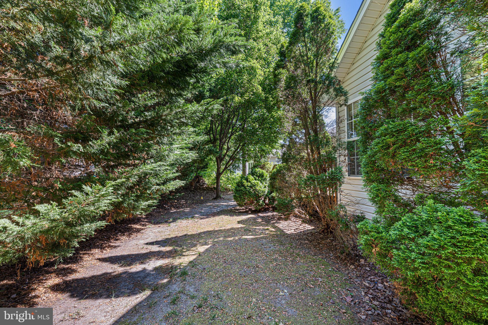 SOUTH HAMPTON - Residential