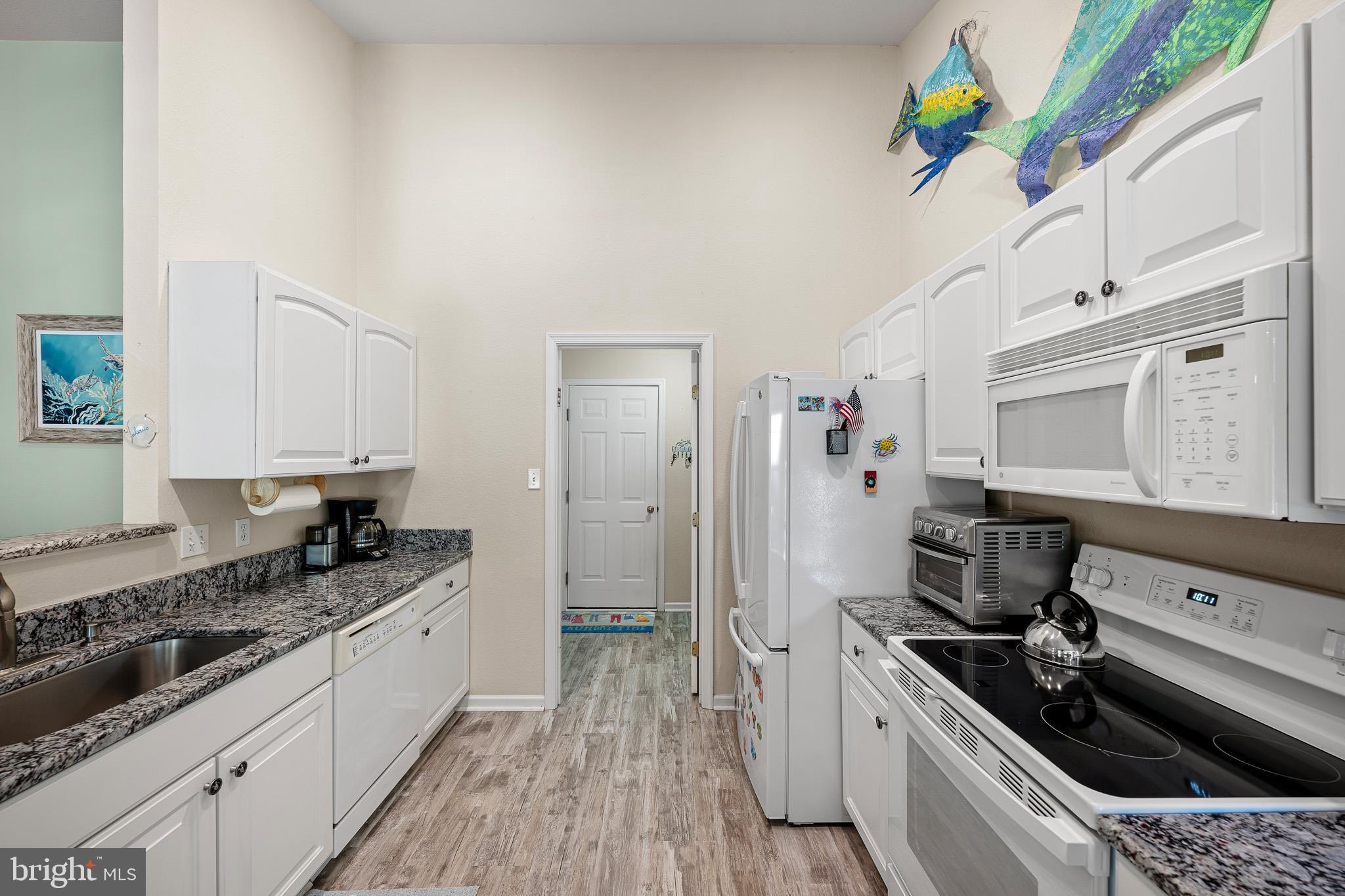 SOUTH HAMPTON - Residential