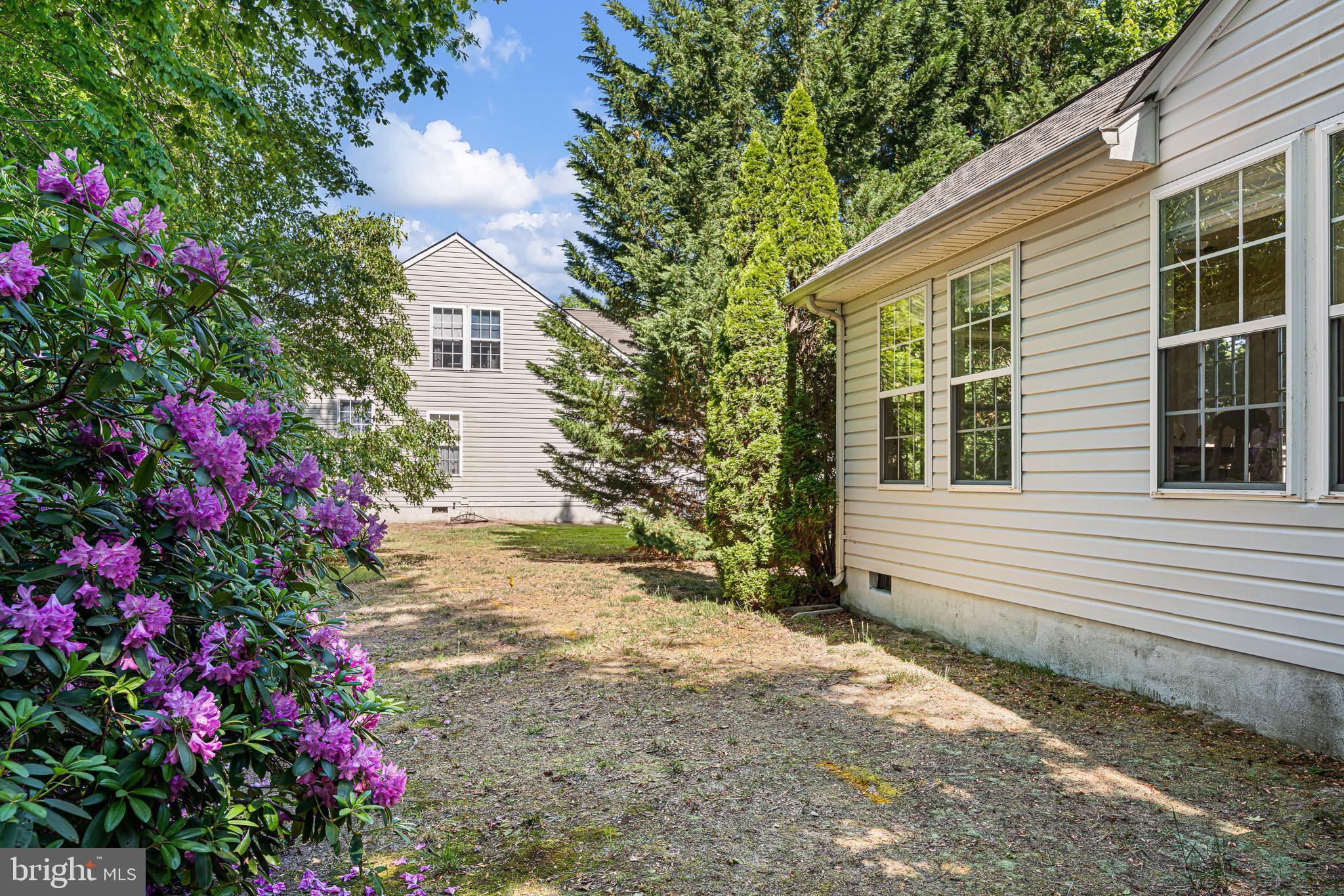 SOUTH HAMPTON - Residential