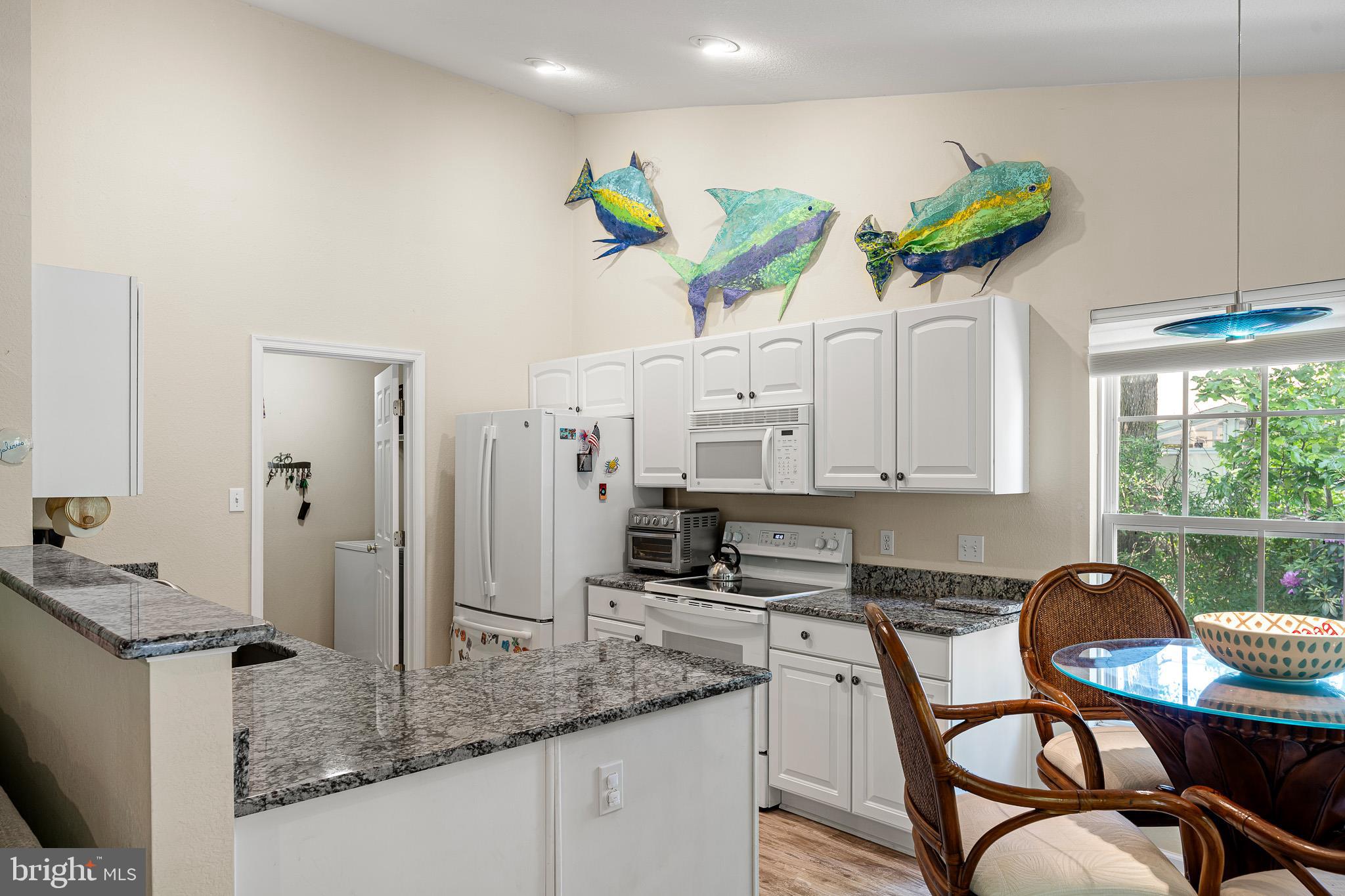 SOUTH HAMPTON - Residential