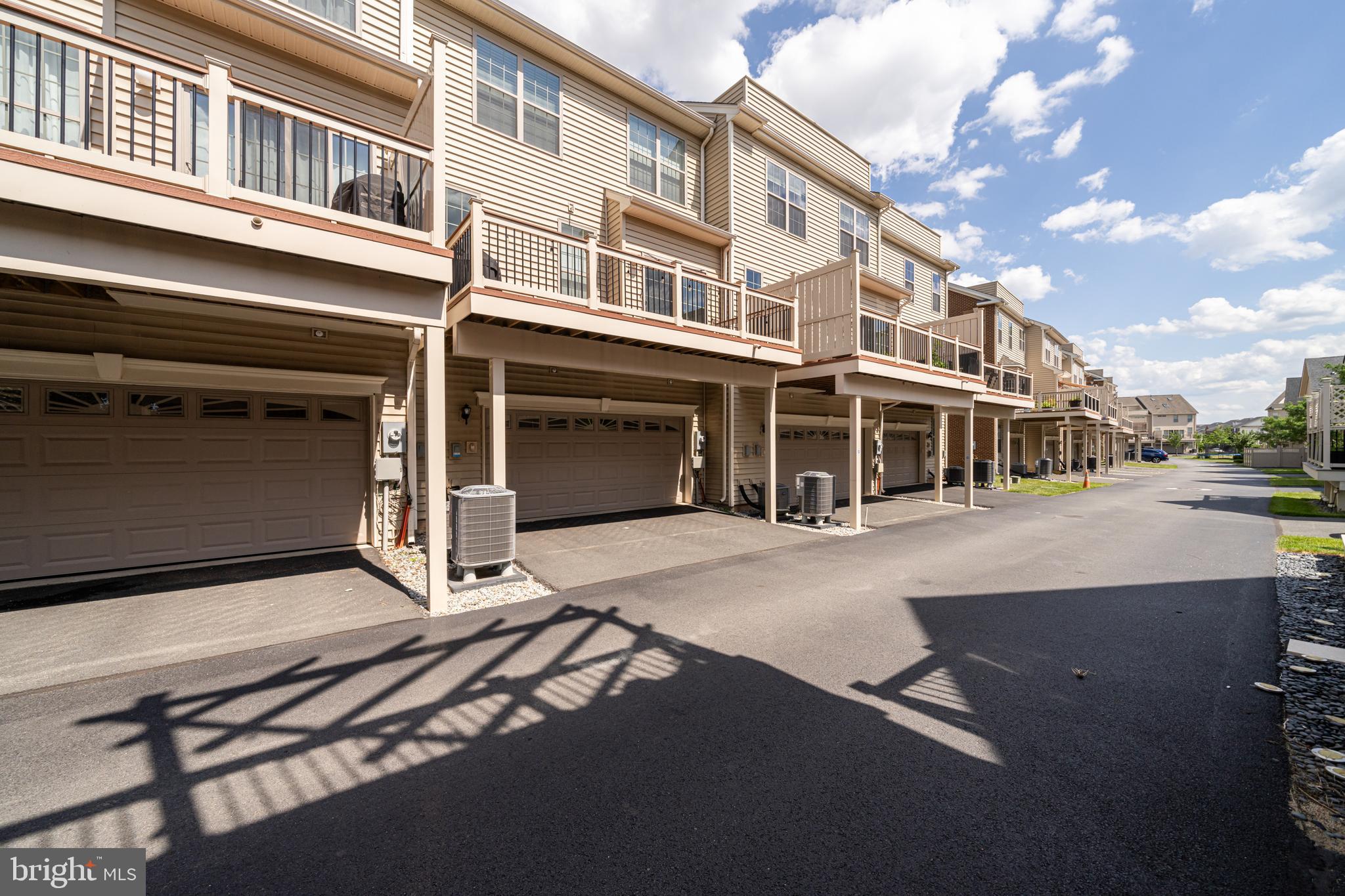 22489 NAUGATUCK SQUARE