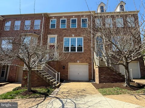 19 ARELL COURT ALEXANDRIA VA 22304