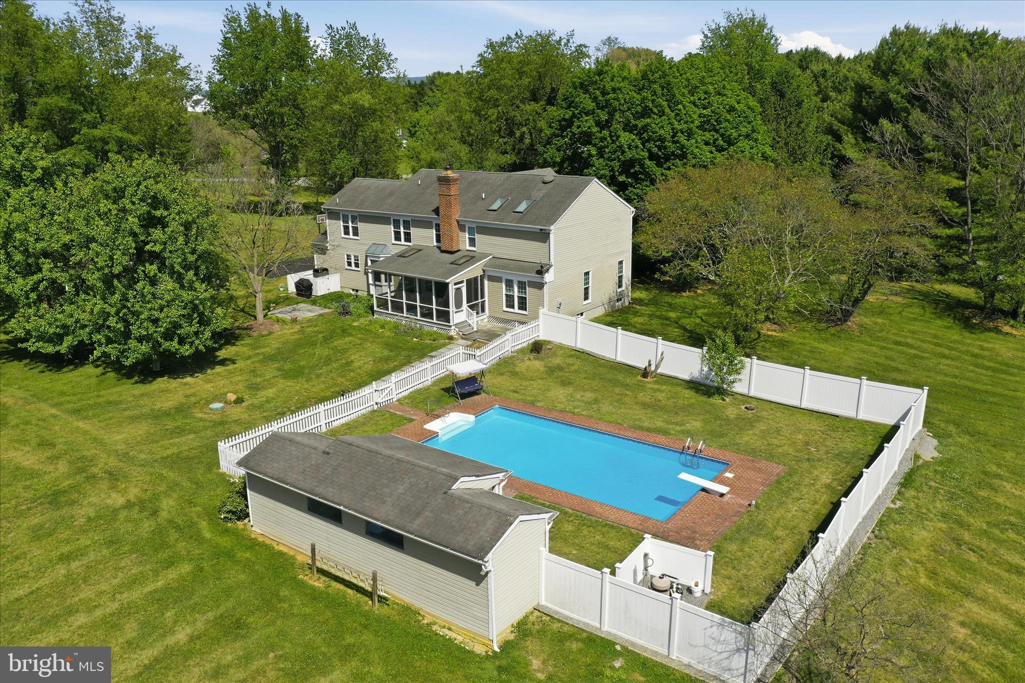 STEEPLE CHASE - Residential
