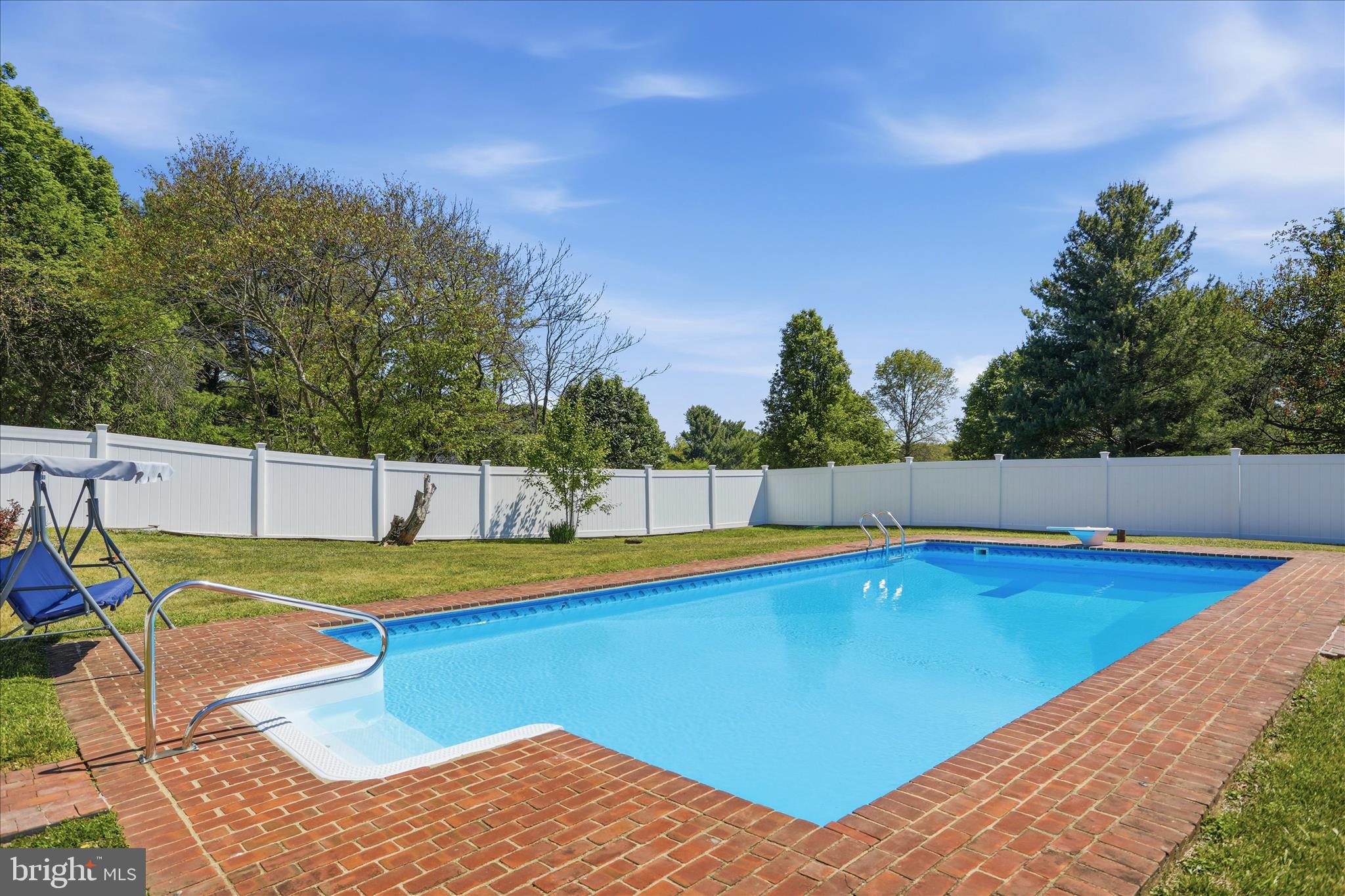 STEEPLE CHASE - Residential