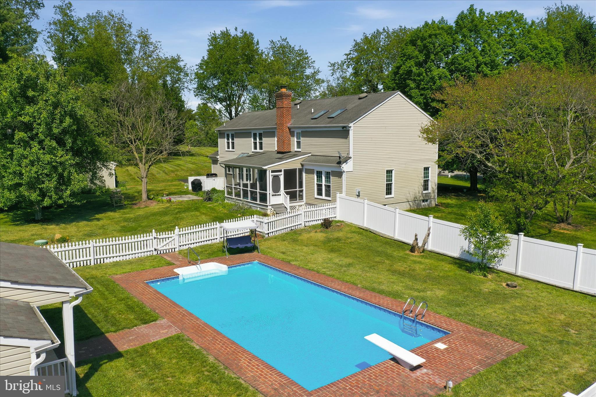 STEEPLE CHASE - Residential