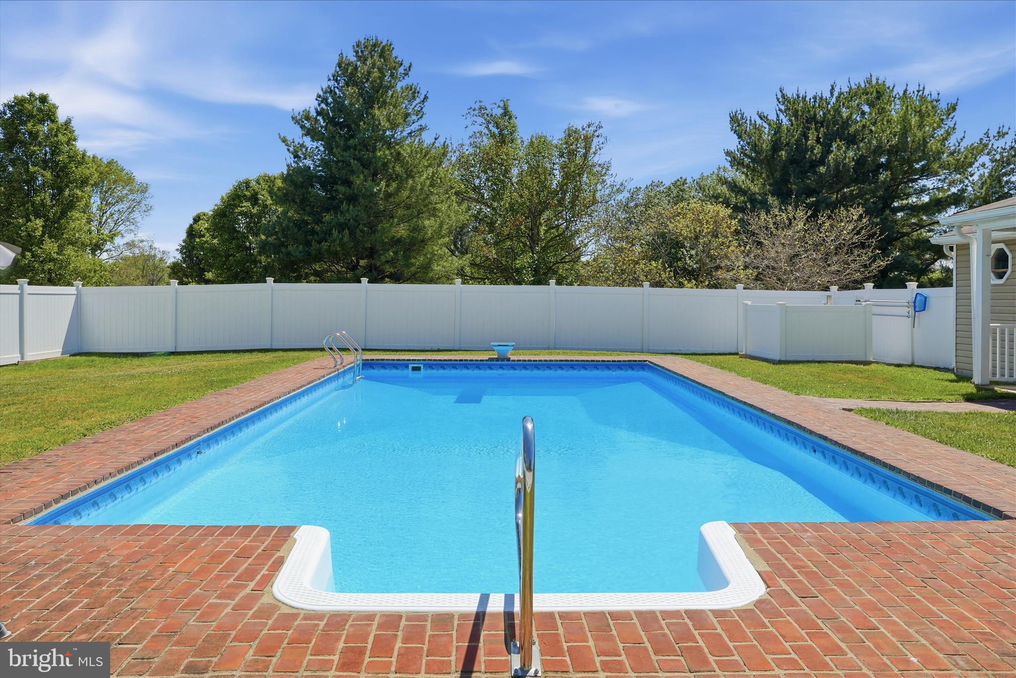 STEEPLE CHASE - Residential