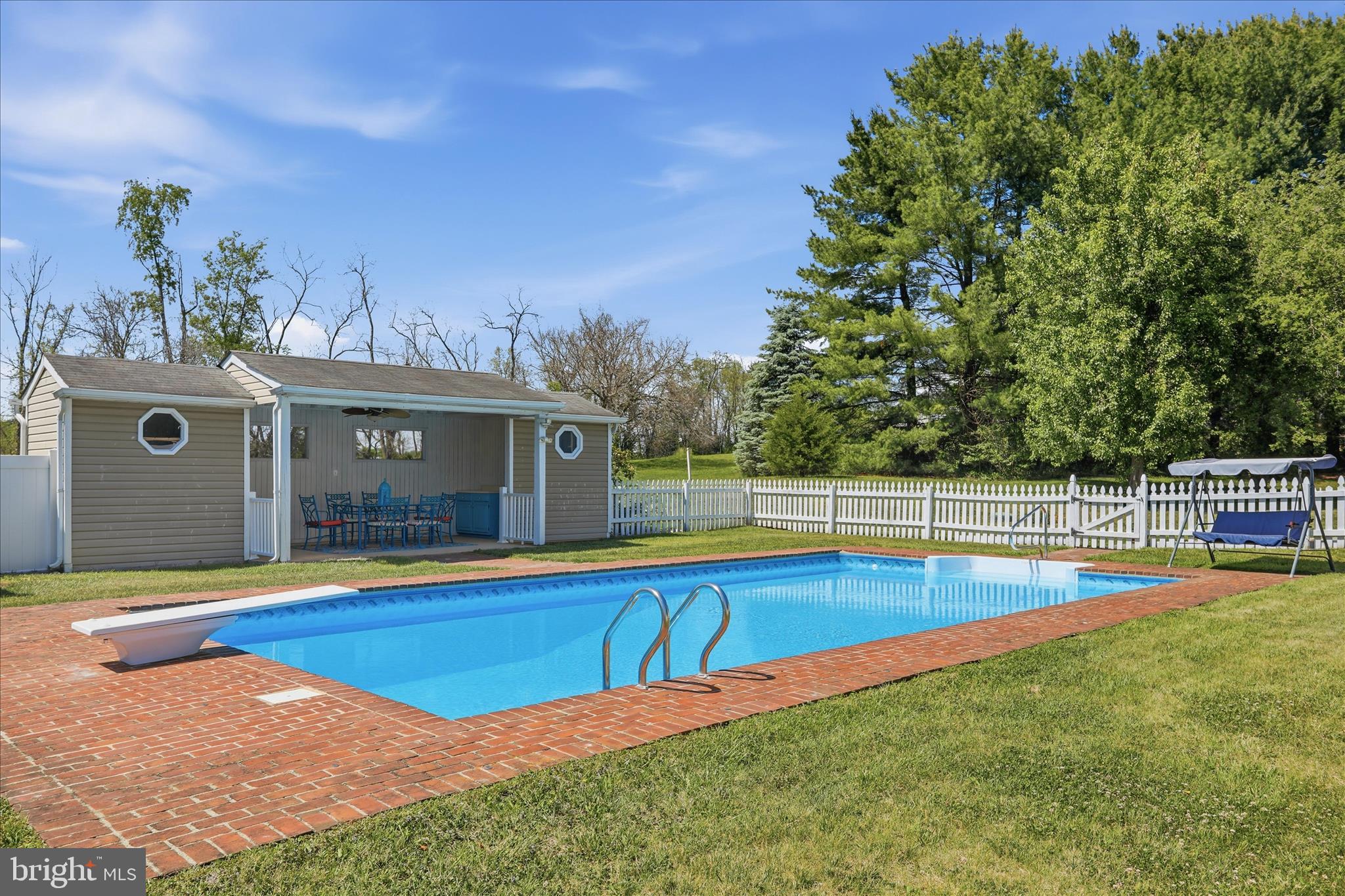 STEEPLE CHASE - Residential
