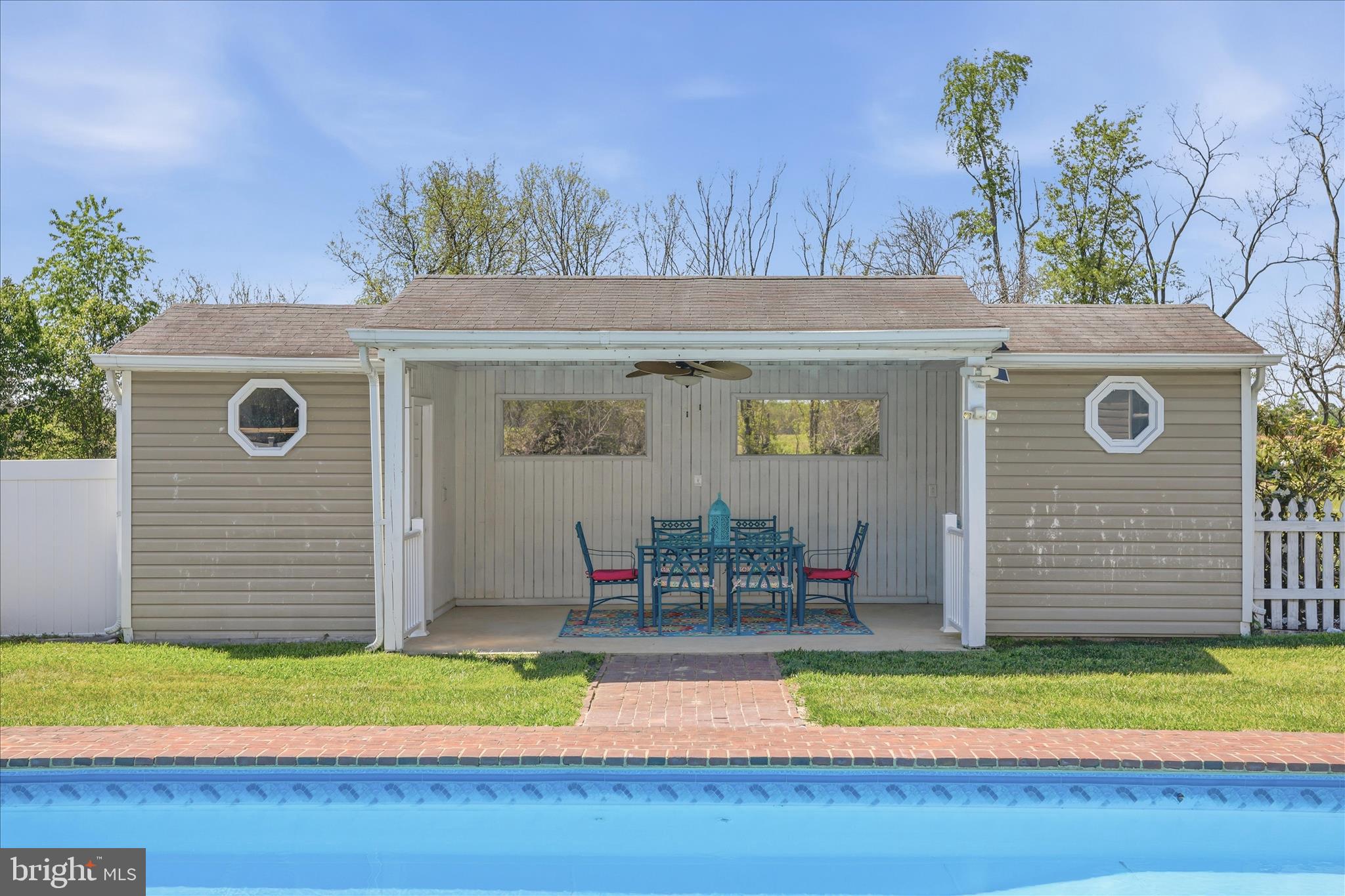 STEEPLE CHASE - Residential