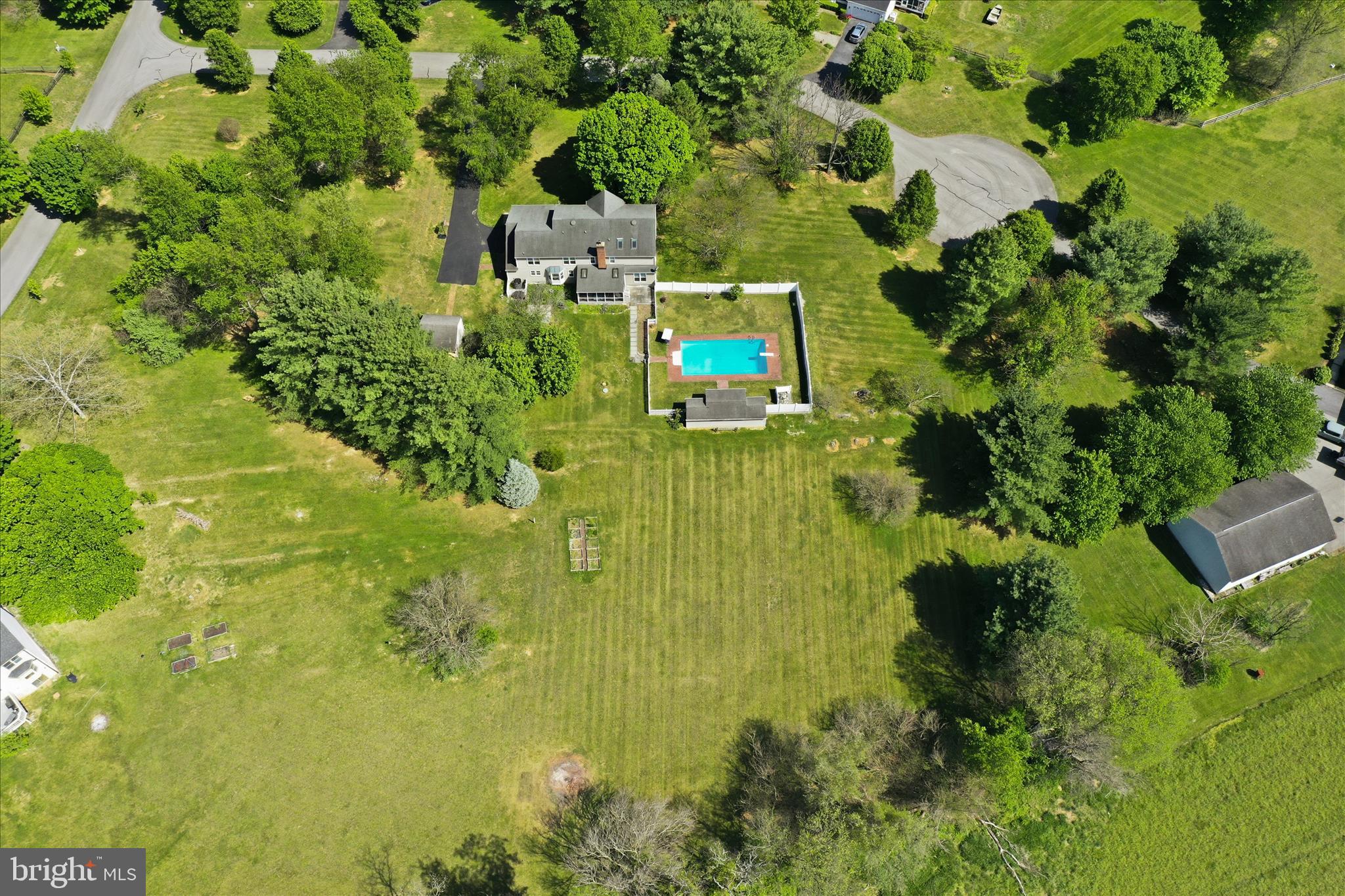 STEEPLE CHASE - Residential