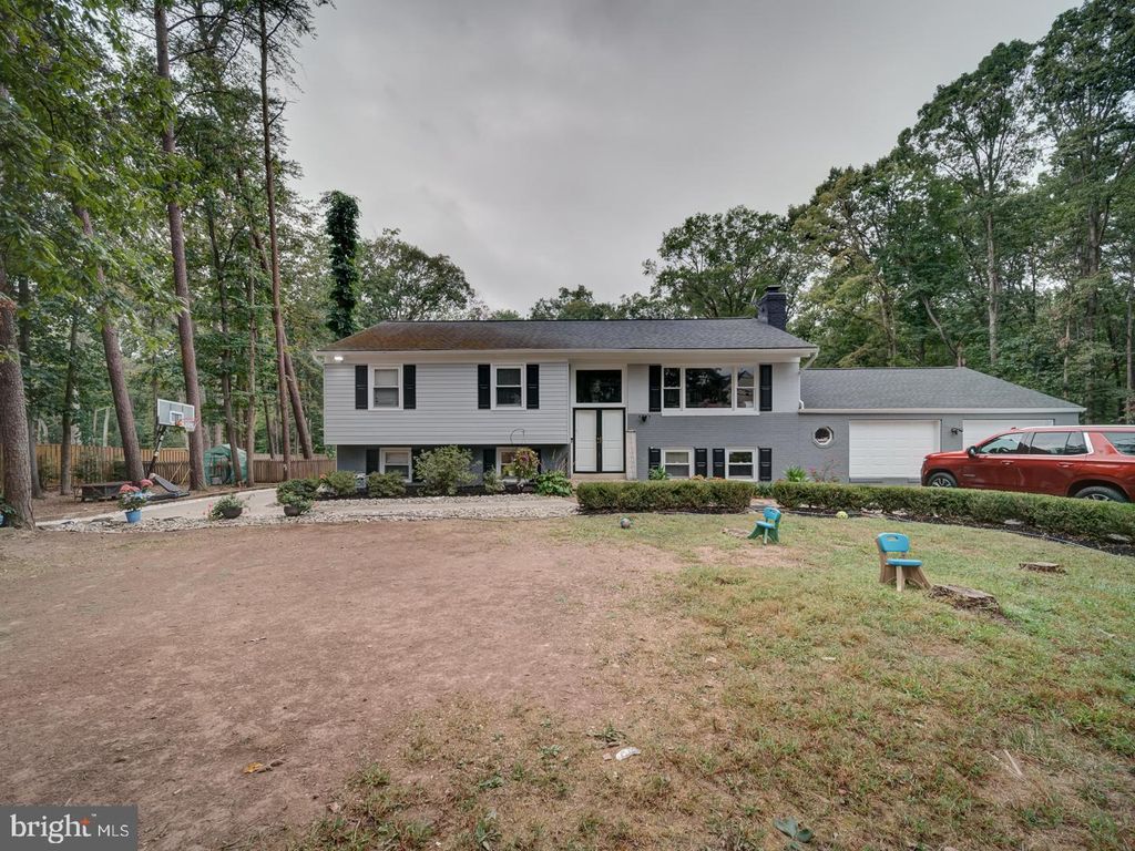 Photo of 11286 Lucasville Road, MANASSAS, VA 20112 (MLS # VAPW2104108)