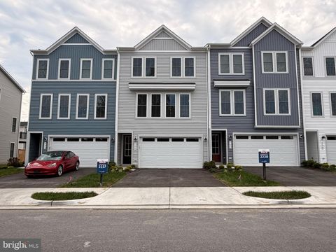Townhouse For Rent - 135 Heyford Dr<br/> Frederick County, STEPHENSON, VA 22656