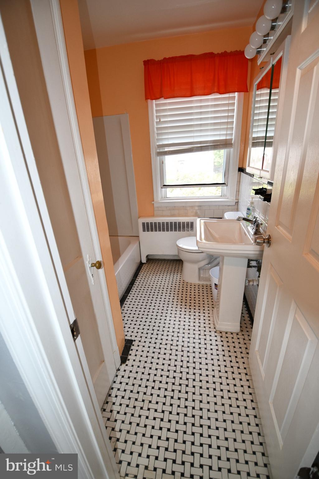 JACOB GREASLEY - Residential Lease