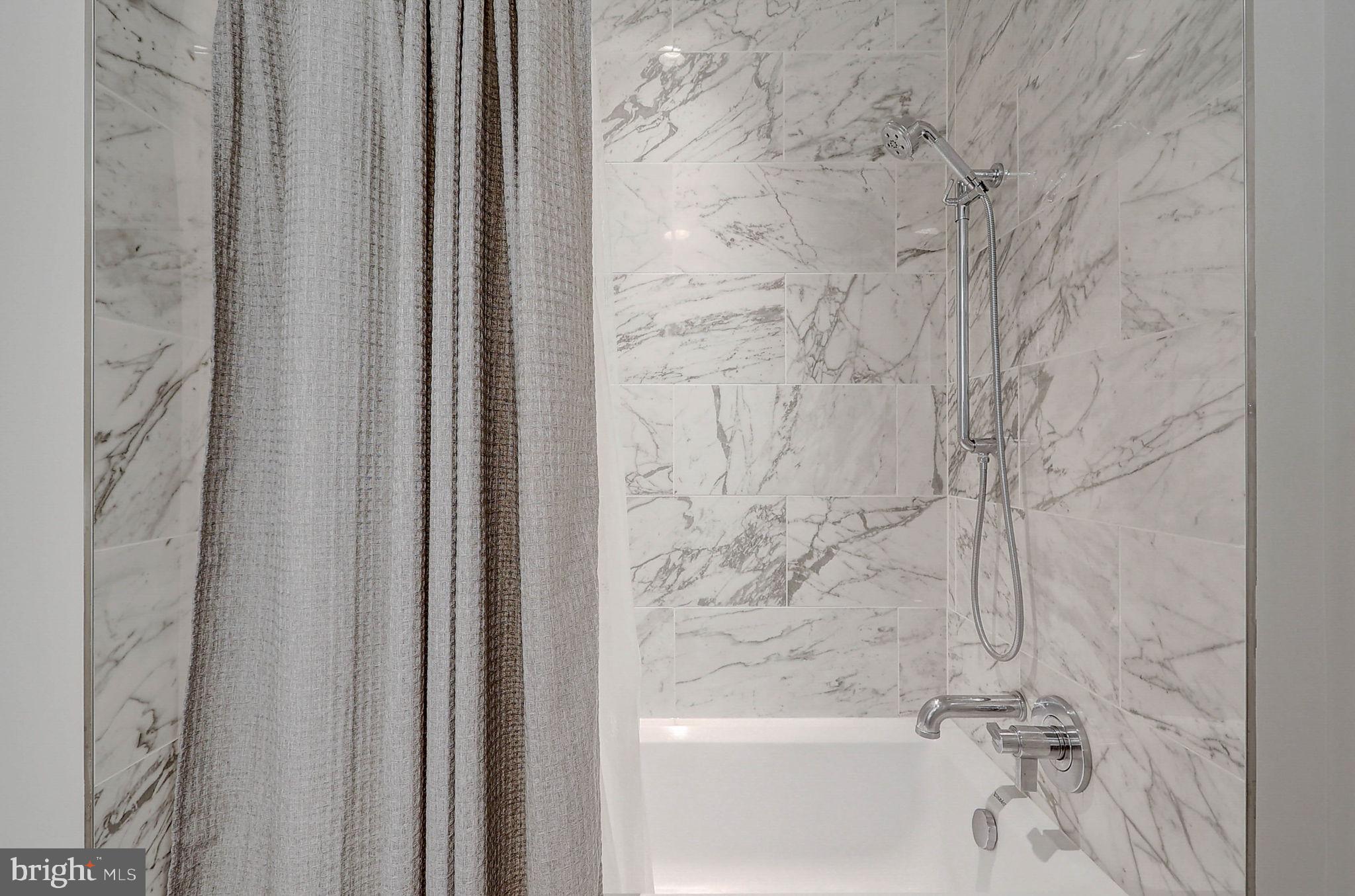 ROSSLYN - Residential