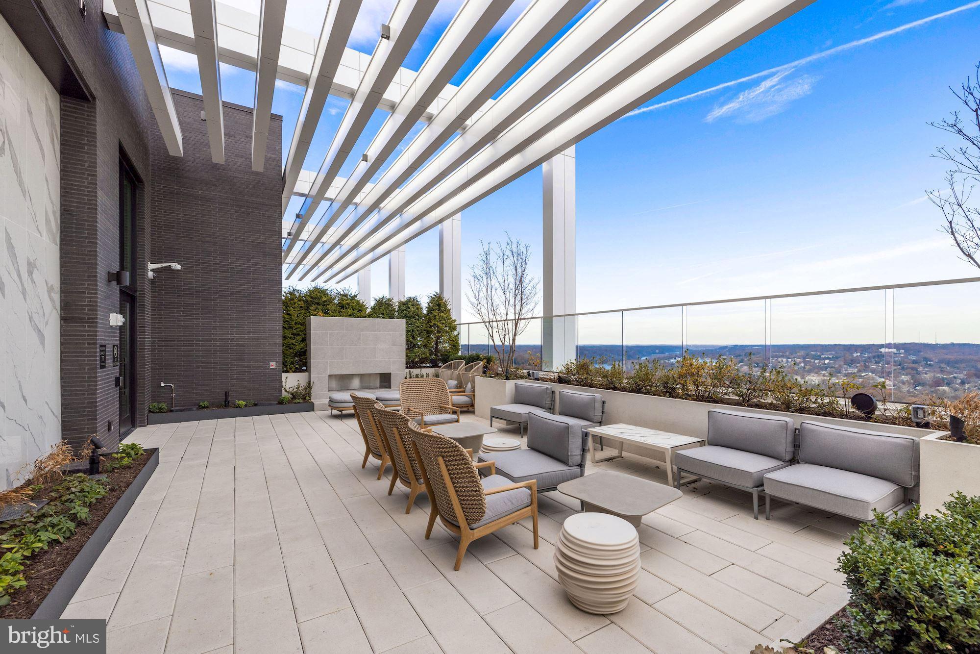 ROSSLYN - Residential