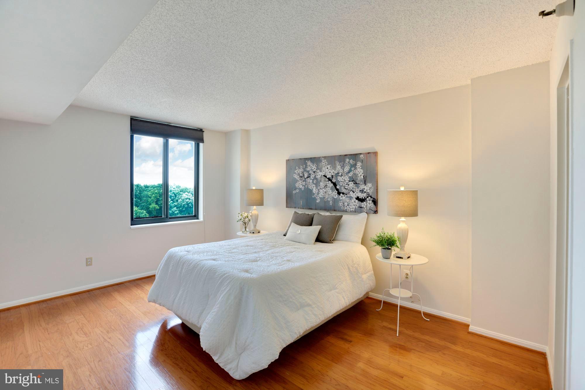 CHELSEA TOWERS - Residential