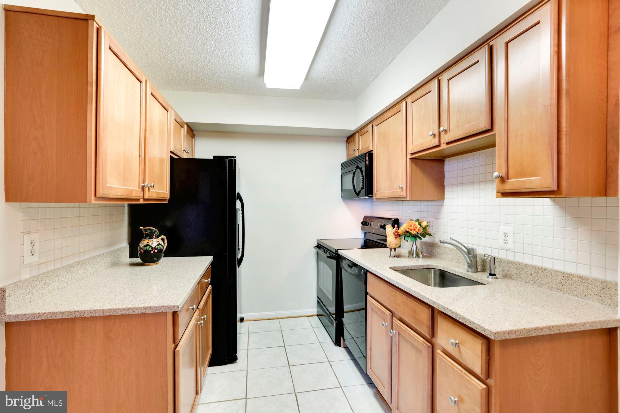 CHELSEA TOWERS - Residential