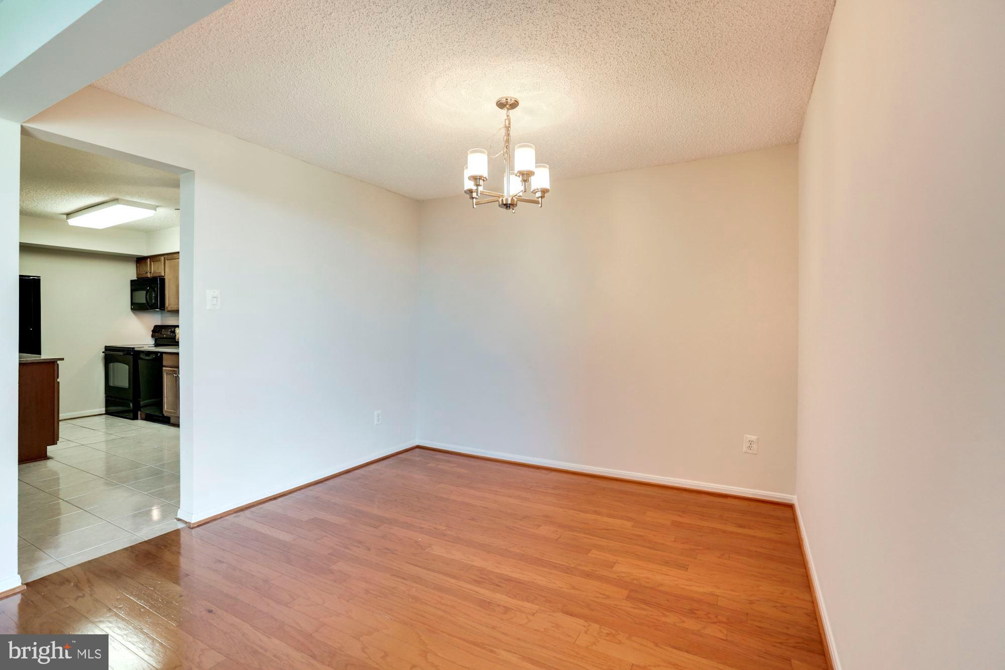 CHELSEA TOWERS - Residential