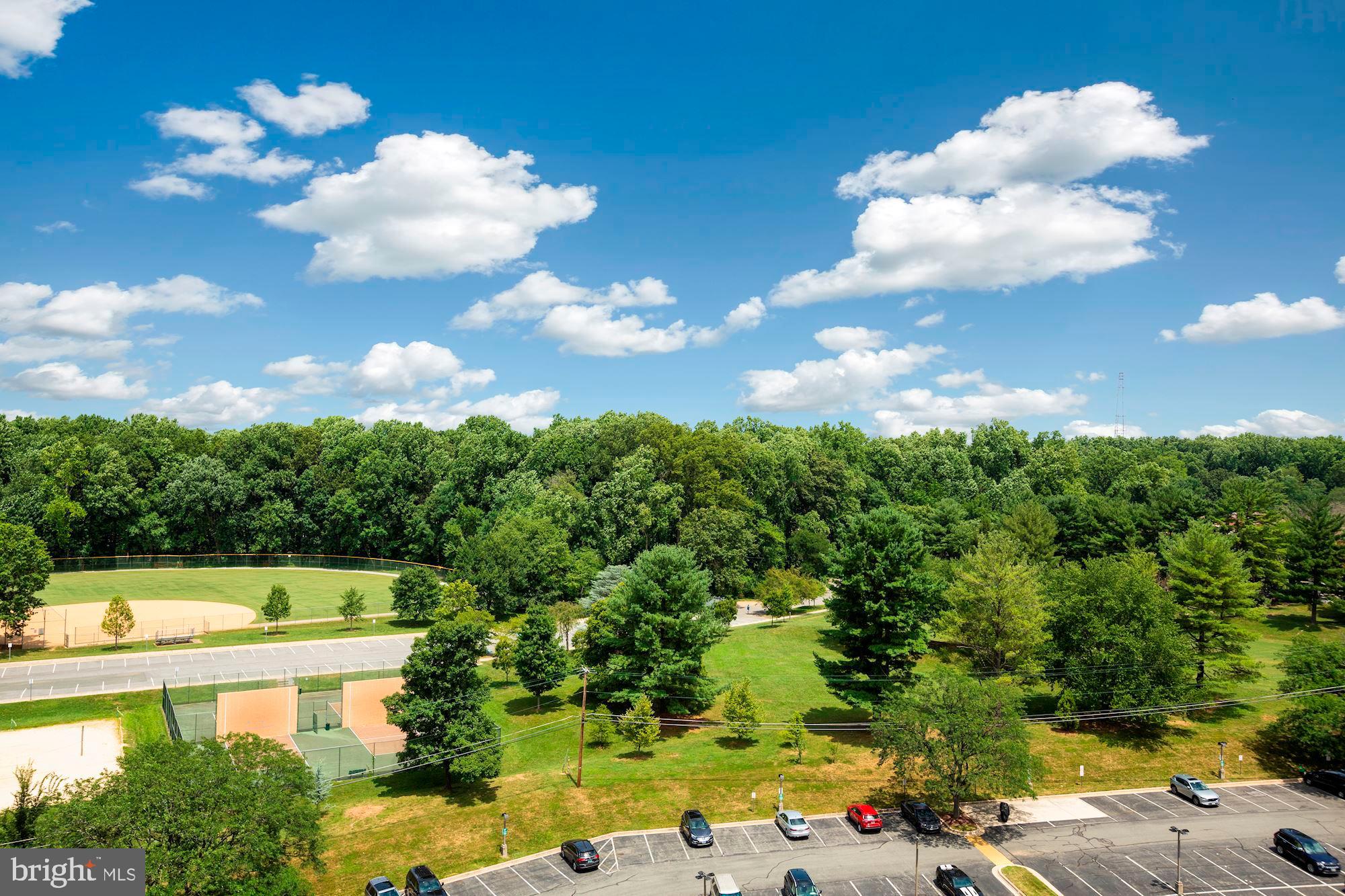 CHELSEA TOWERS - Residential