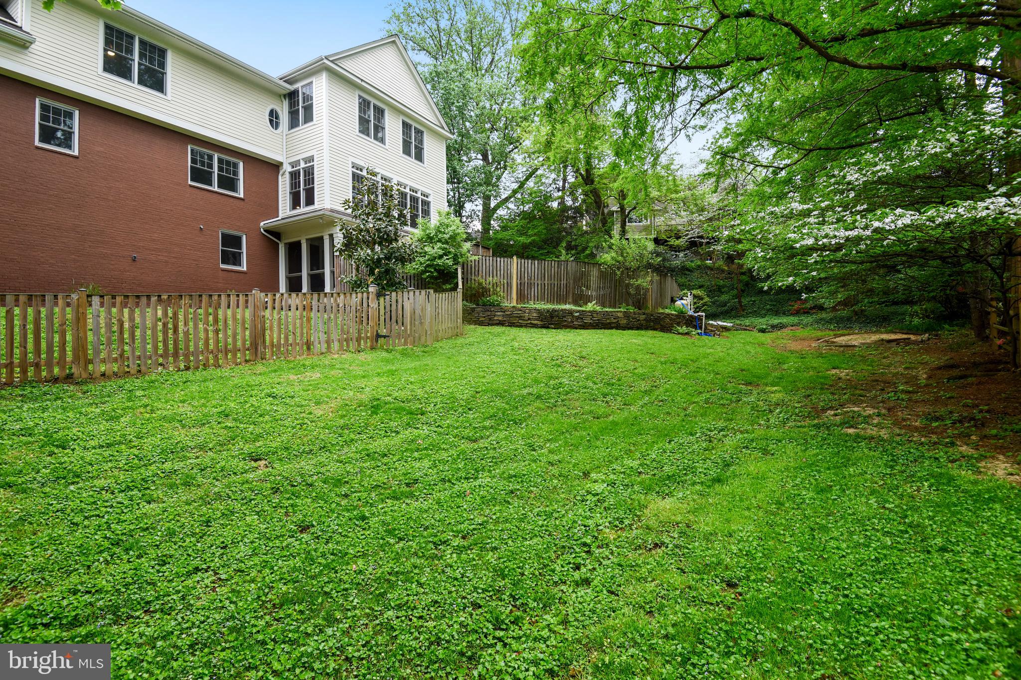 COUNTRY CLUB HILLS - Residential