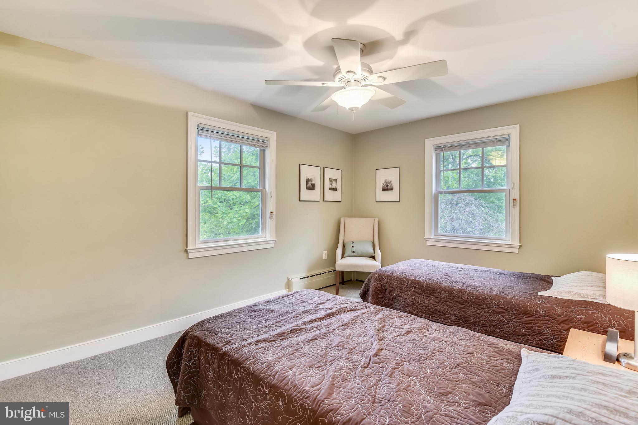 COUNTRY CLUB HILLS - Residential